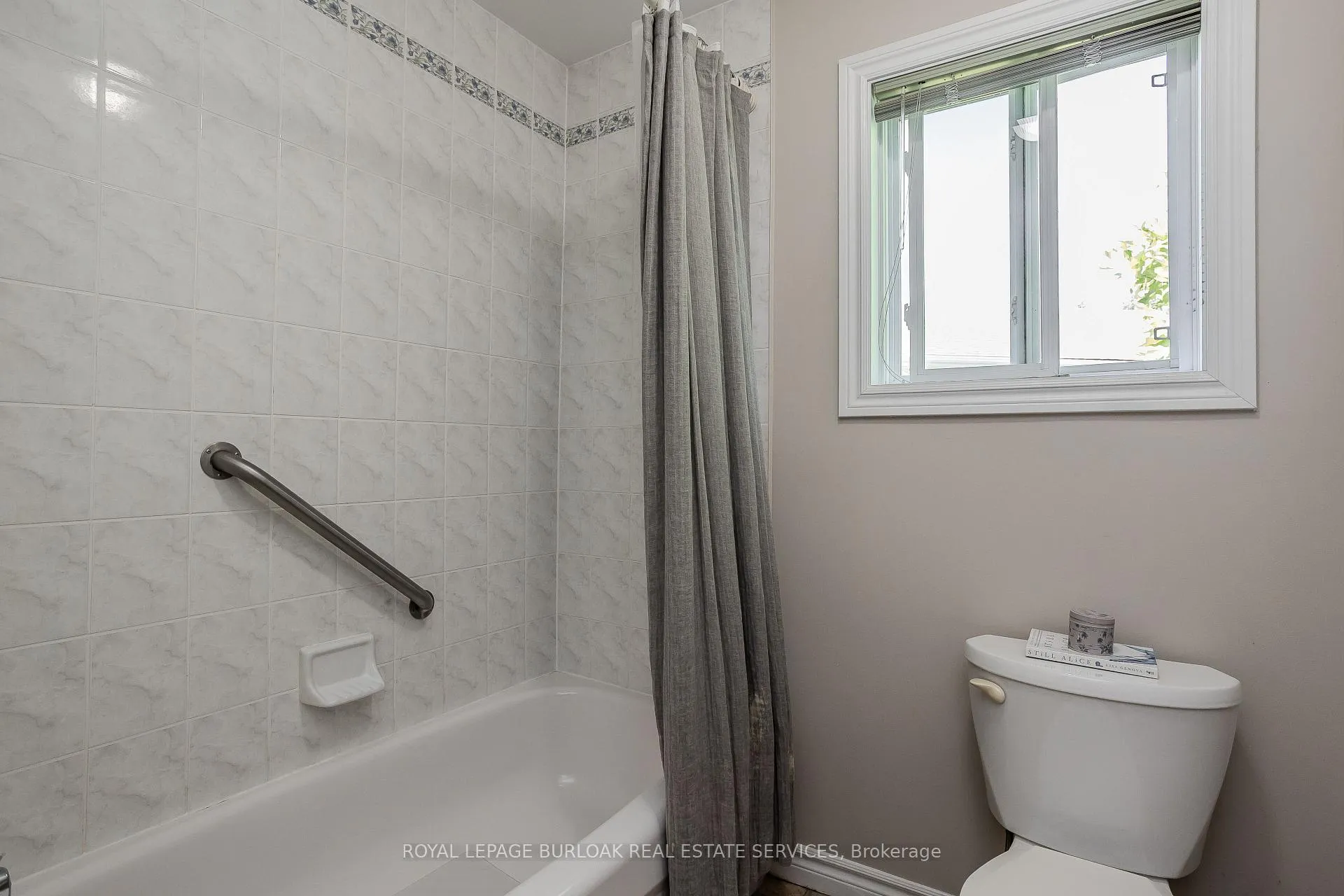 Photo 34 of 109 Emerald Court, Hamilton, Freelton — HOMEH
