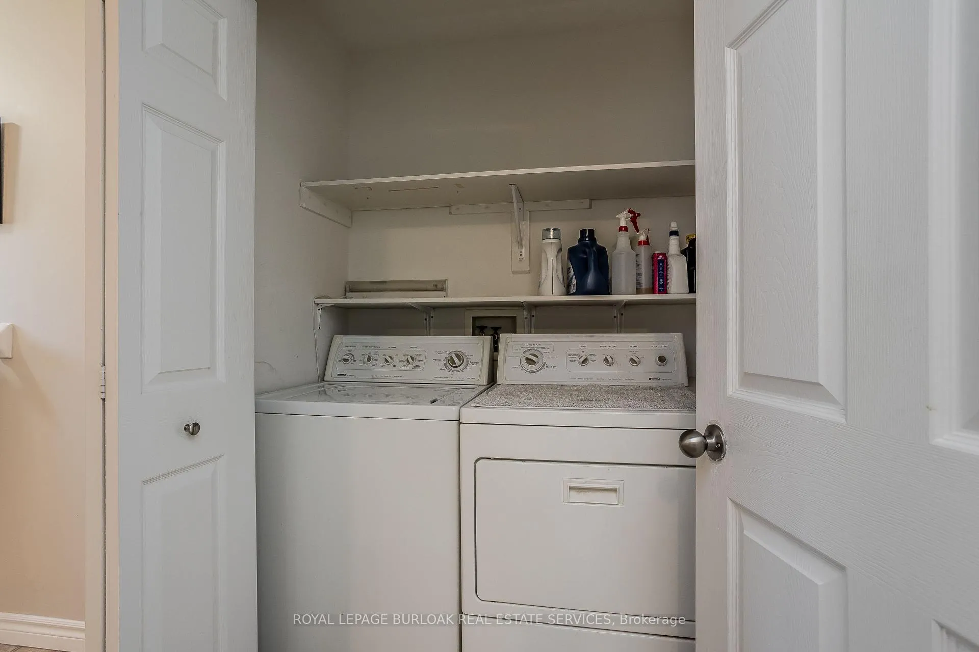 Photo 35 of 109 Emerald Court, Hamilton, Freelton — HOMEH