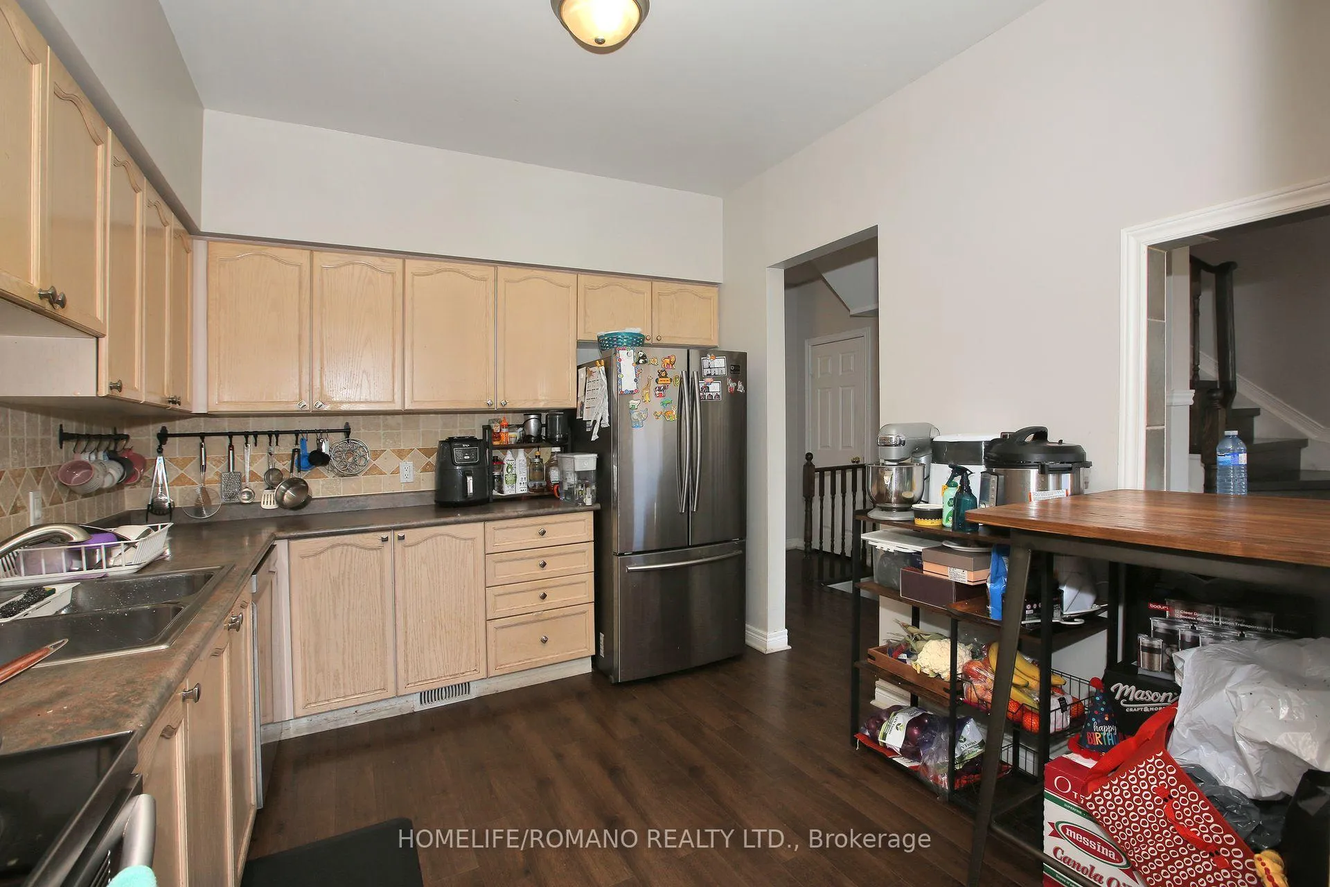 Photo 7 of 37 Ridgeway Court, Vaughan, Maple — HOMEH