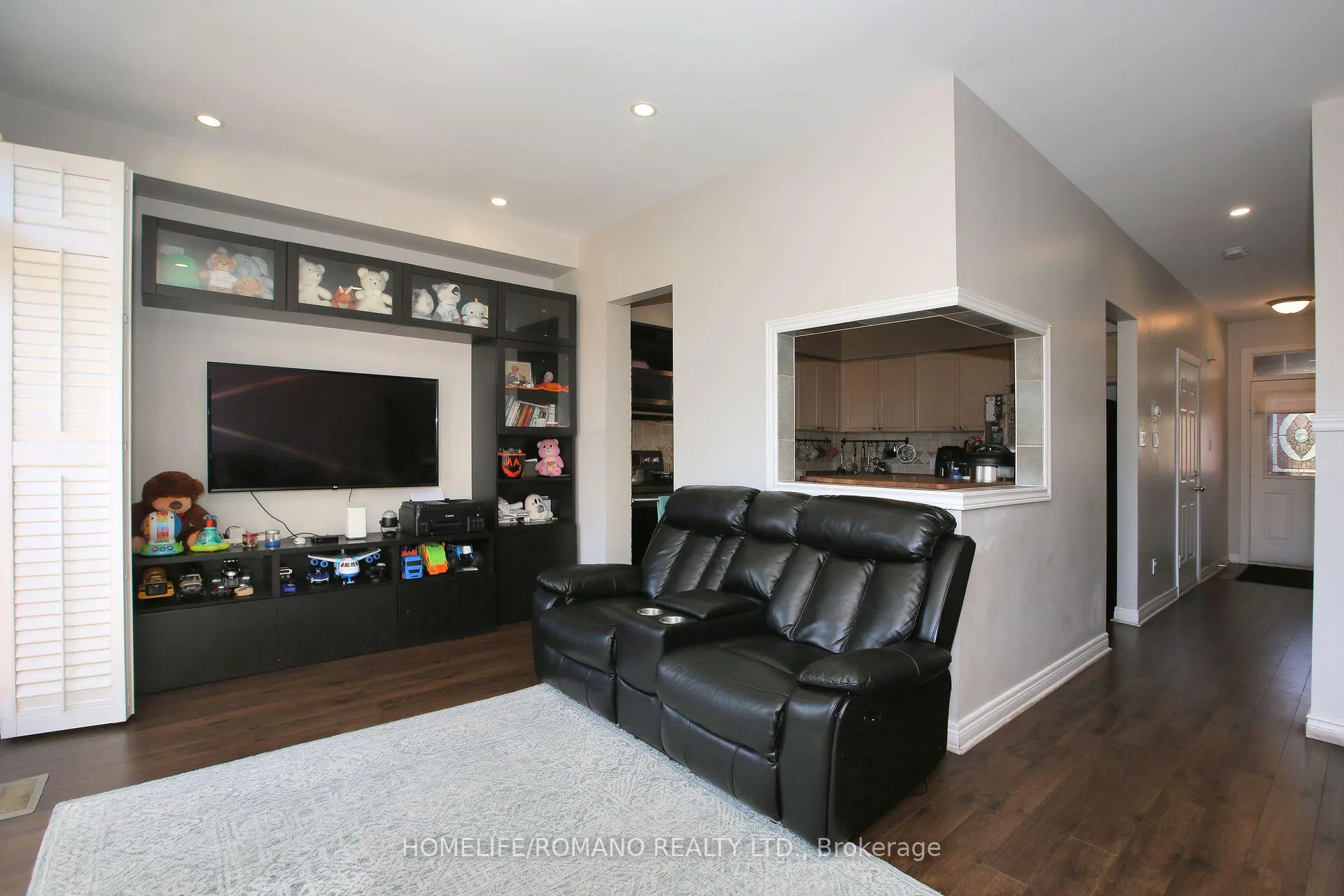 Photo 9 of 37 Ridgeway Court, Vaughan, Maple — HOMEH
