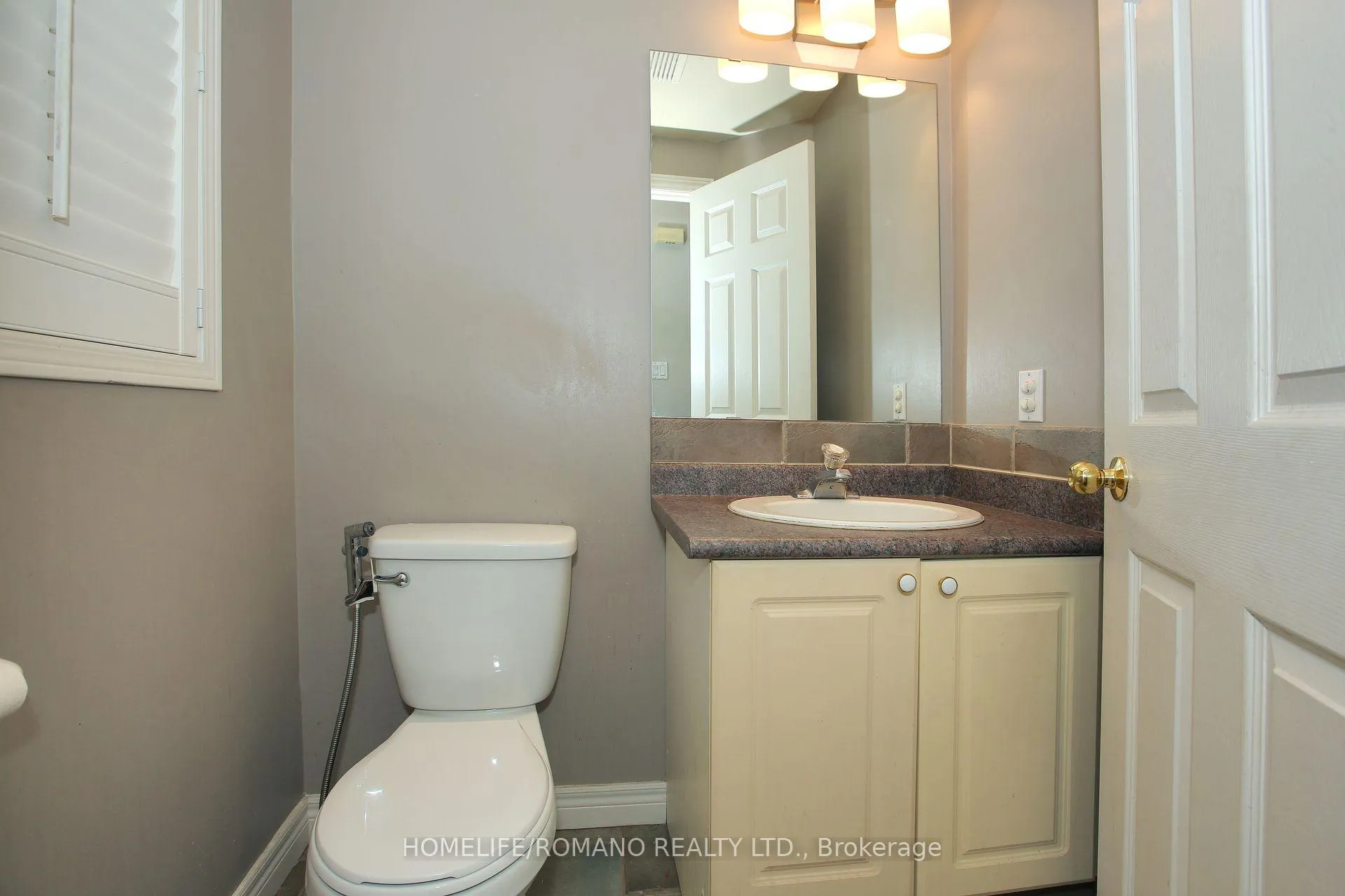 Photo 13 of 37 Ridgeway Court, Vaughan, Maple — HOMEH