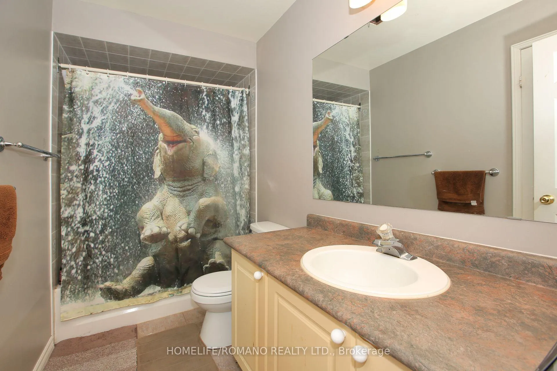 Photo 16 of 37 Ridgeway Court, Vaughan, Maple — HOMEH