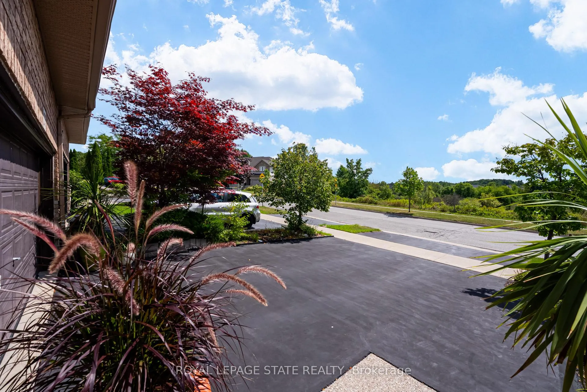 Photo 4 of 1105 Harrogate Drive, Hamilton, Ancaster — HOMEH