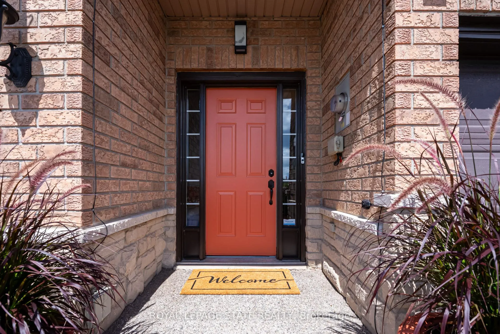 Photo 5 of 1105 Harrogate Drive, Hamilton, Ancaster — HOMEH