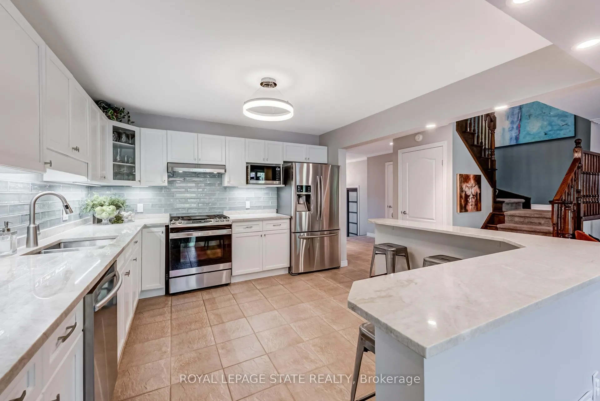 Photo 14 of 1105 Harrogate Drive, Hamilton, Ancaster — HOMEH