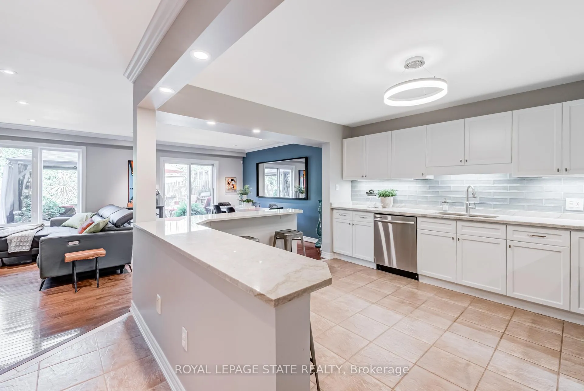 Photo 15 of 1105 Harrogate Drive, Hamilton, Ancaster — HOMEH