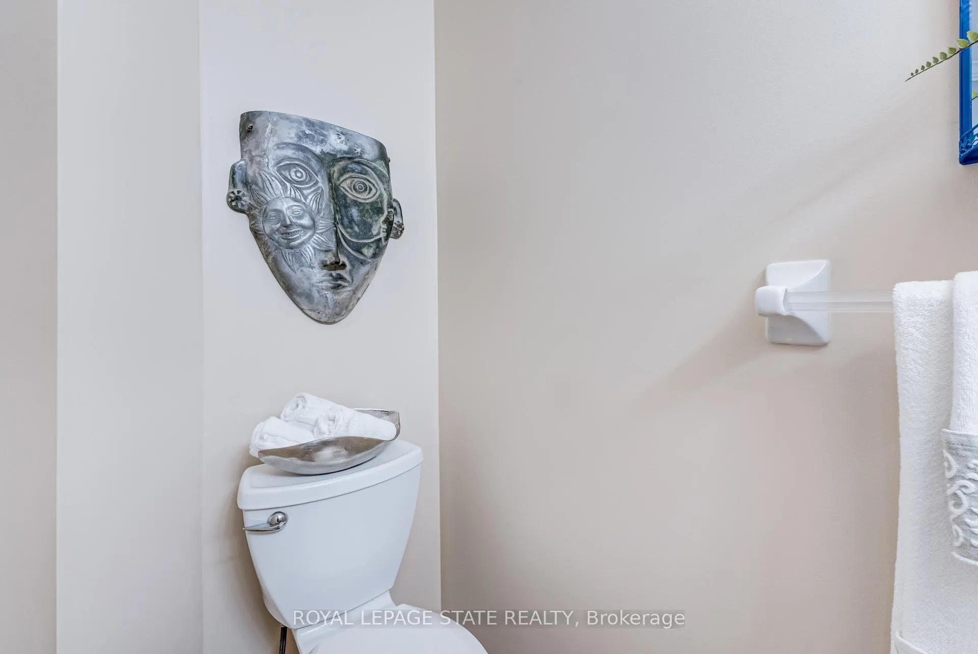 Photo 19 of 1105 Harrogate Drive, Hamilton, Ancaster — HOMEH