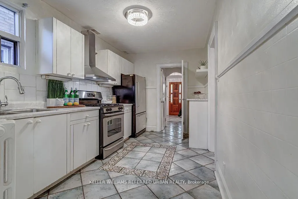 Photo 7 of 188 O'Connor Drive, Toronto, East York — HOMEH