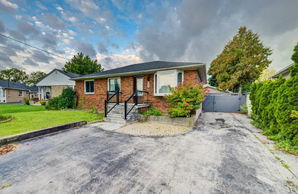 Photo 3 of 446 Kingsleigh Court, Milton, Old Milton — HOMEH