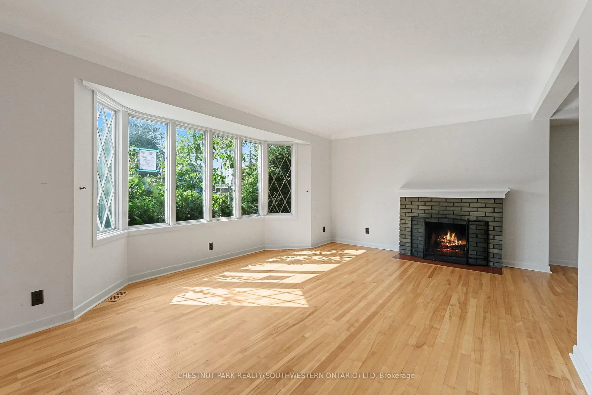 Photo 6 of 809 Smyth Road N, Ottawa, Elmvale Acres — HOMEH