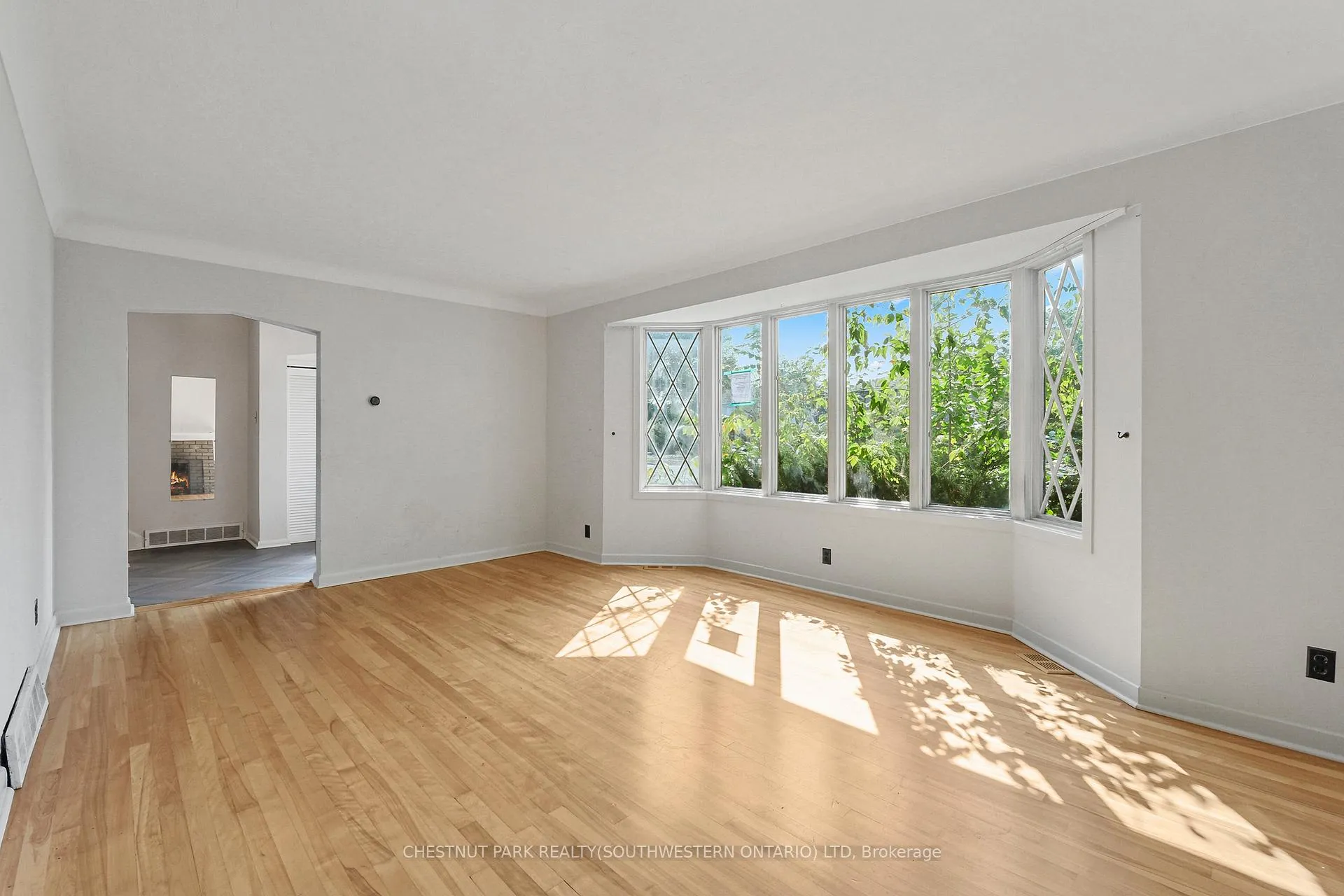 Photo 7 of 809 Smyth Road N, Ottawa, Elmvale Acres — HOMEH