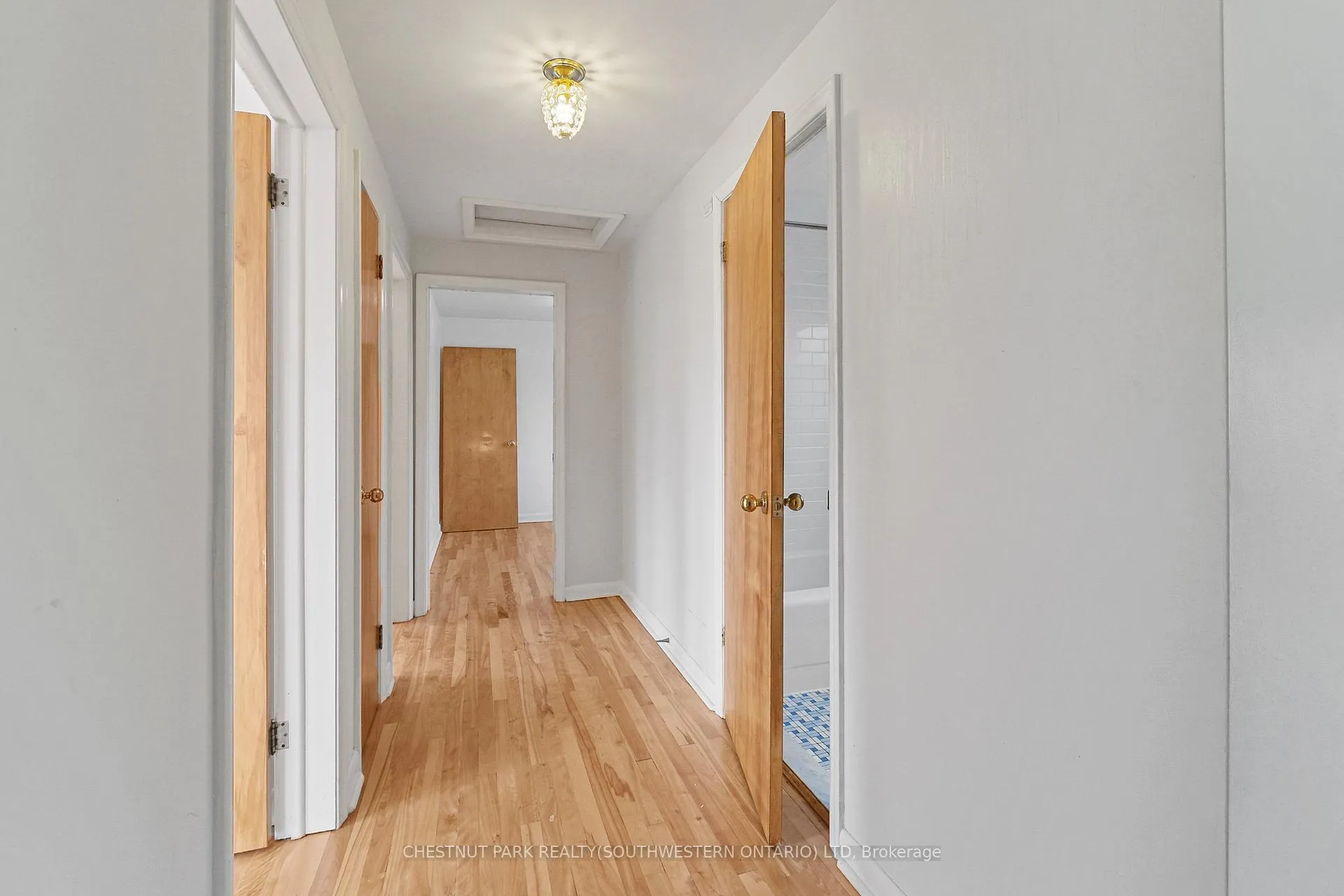 Photo 14 of 809 Smyth Road N, Ottawa, Elmvale Acres — HOMEH