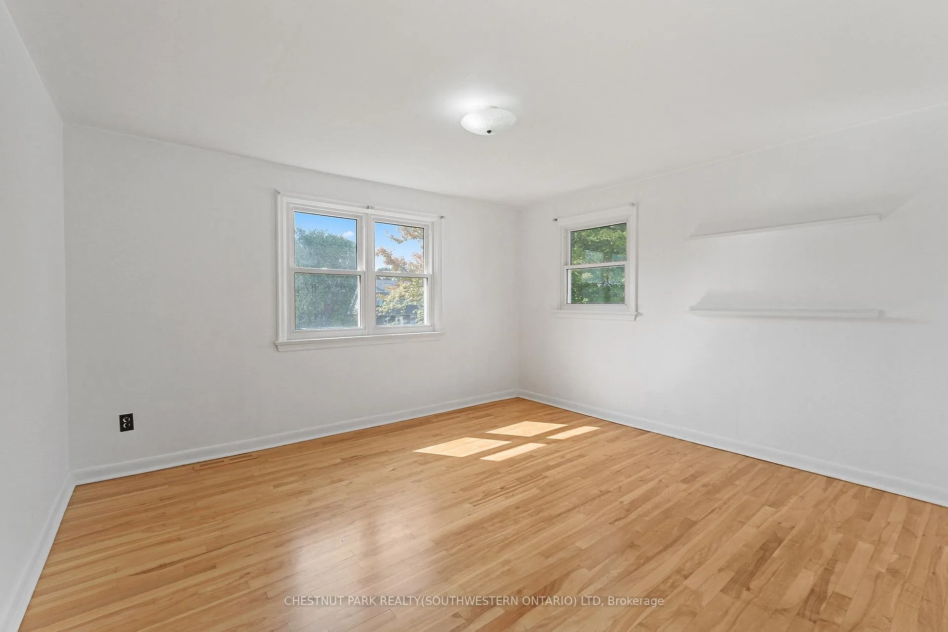 Photo 17 of 809 Smyth Road N, Ottawa, Elmvale Acres — HOMEH