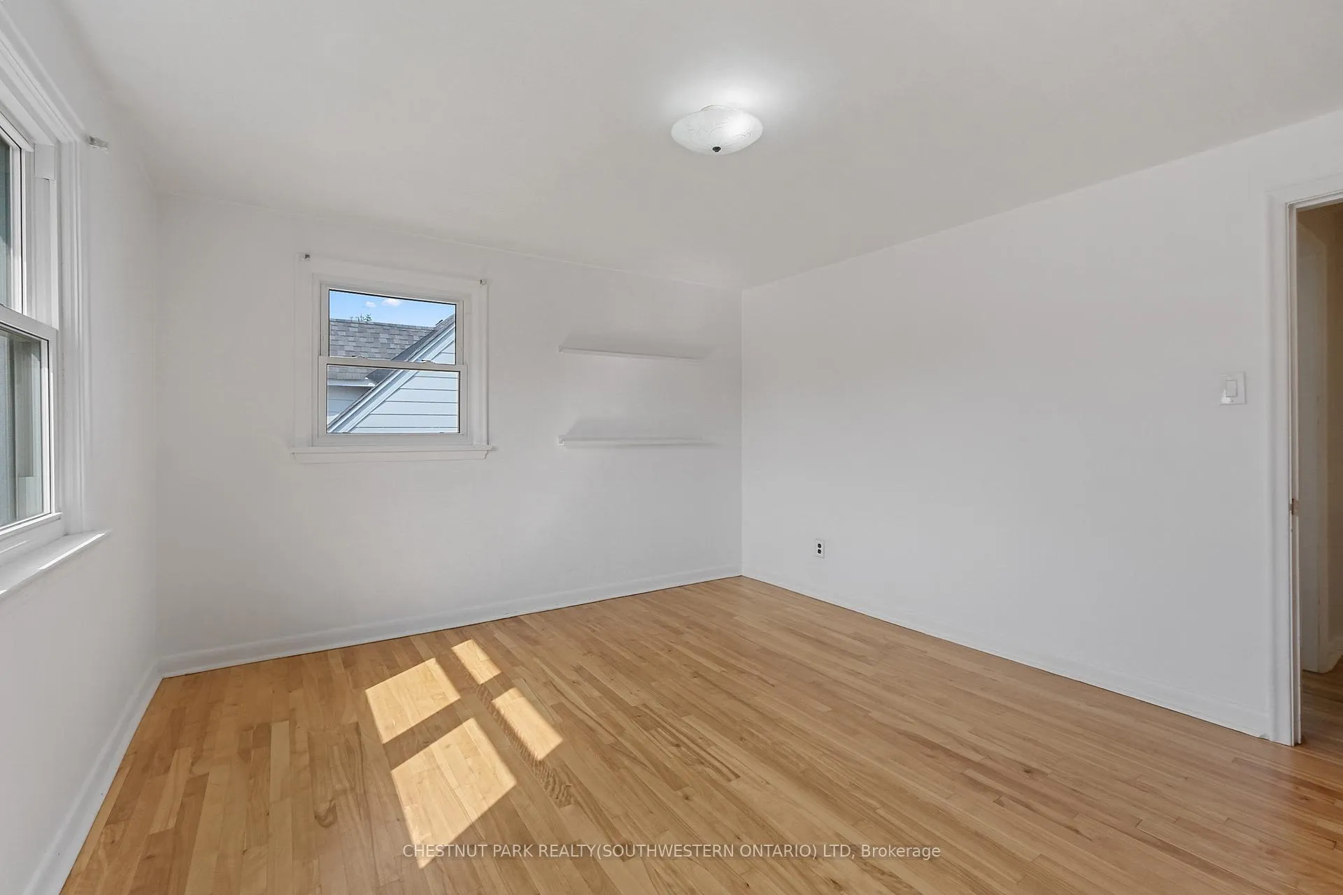 Photo 19 of 809 Smyth Road N, Ottawa, Elmvale Acres — HOMEH