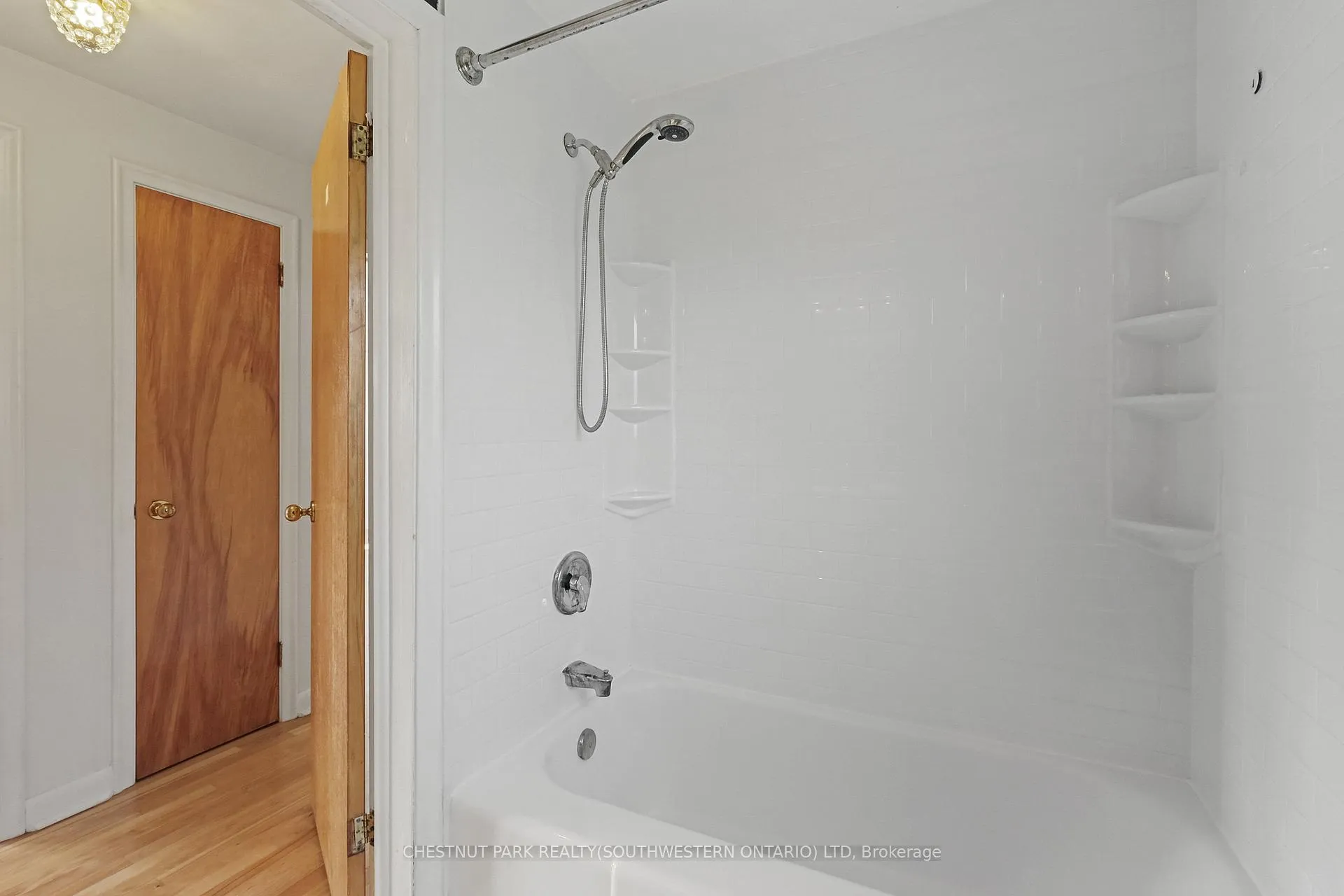 Photo 23 of 809 Smyth Road N, Ottawa, Elmvale Acres — HOMEH