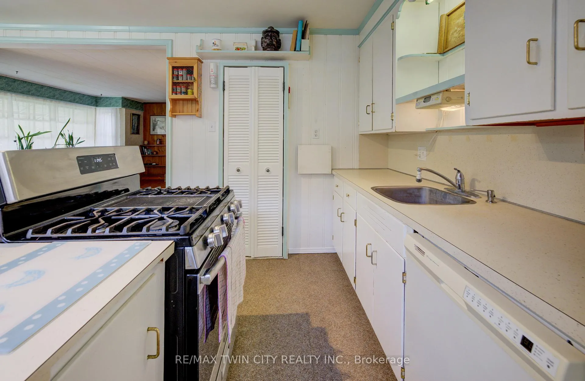Photo 8 of 174 Union Street E, Waterloo — HOMEH