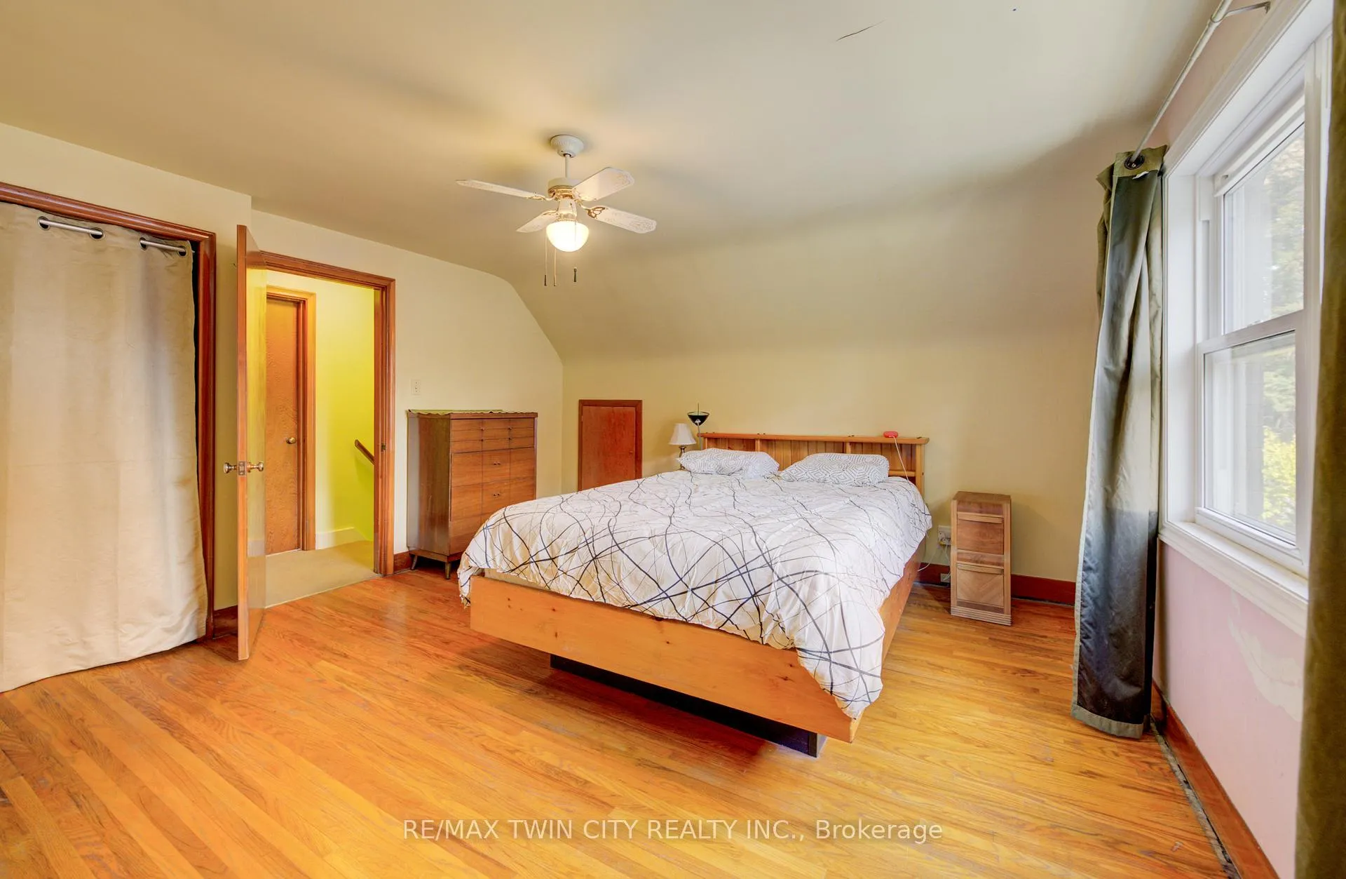 Photo 16 of 174 Union Street E, Waterloo — HOMEH