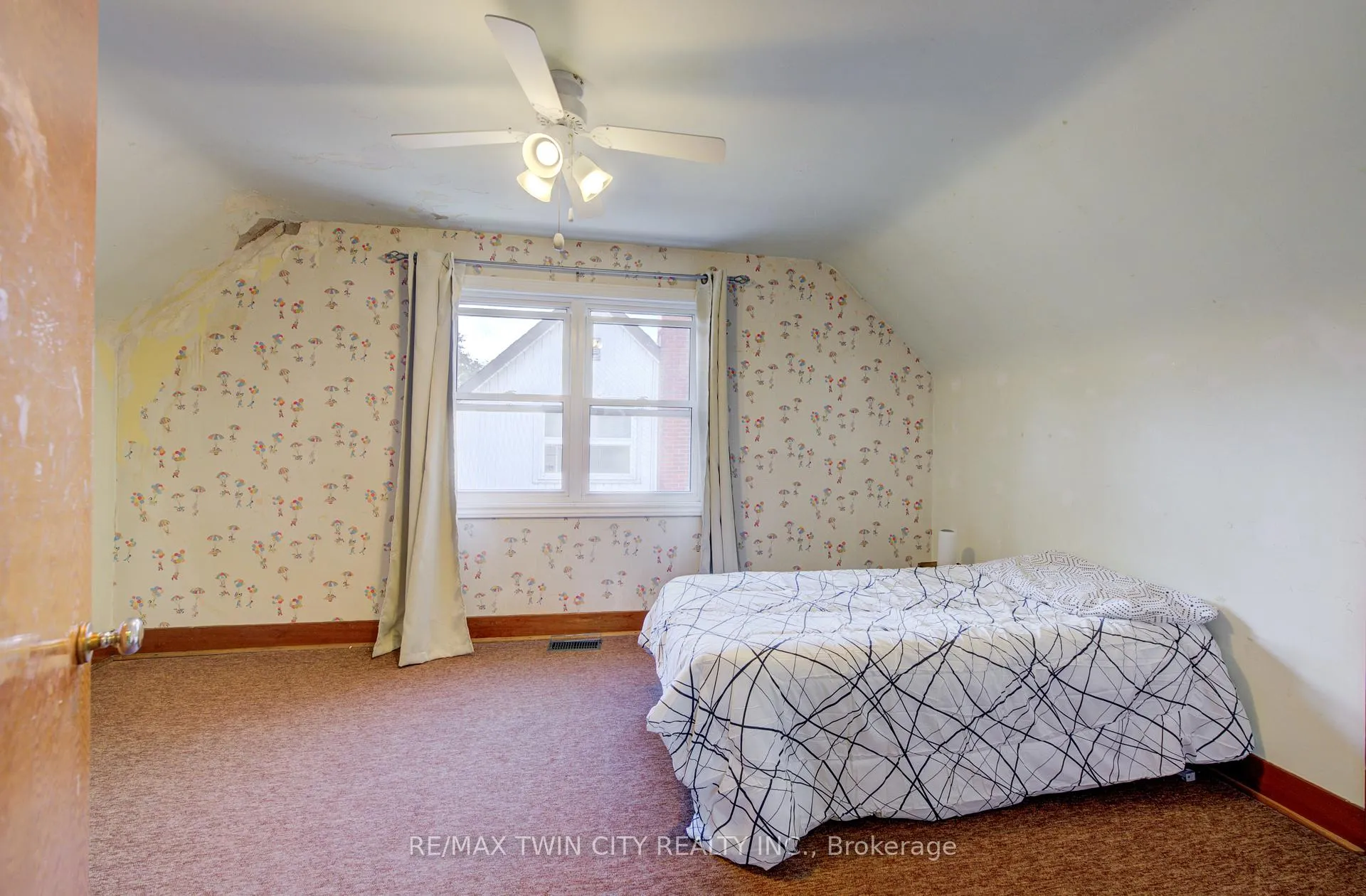 Photo 17 of 174 Union Street E, Waterloo — HOMEH