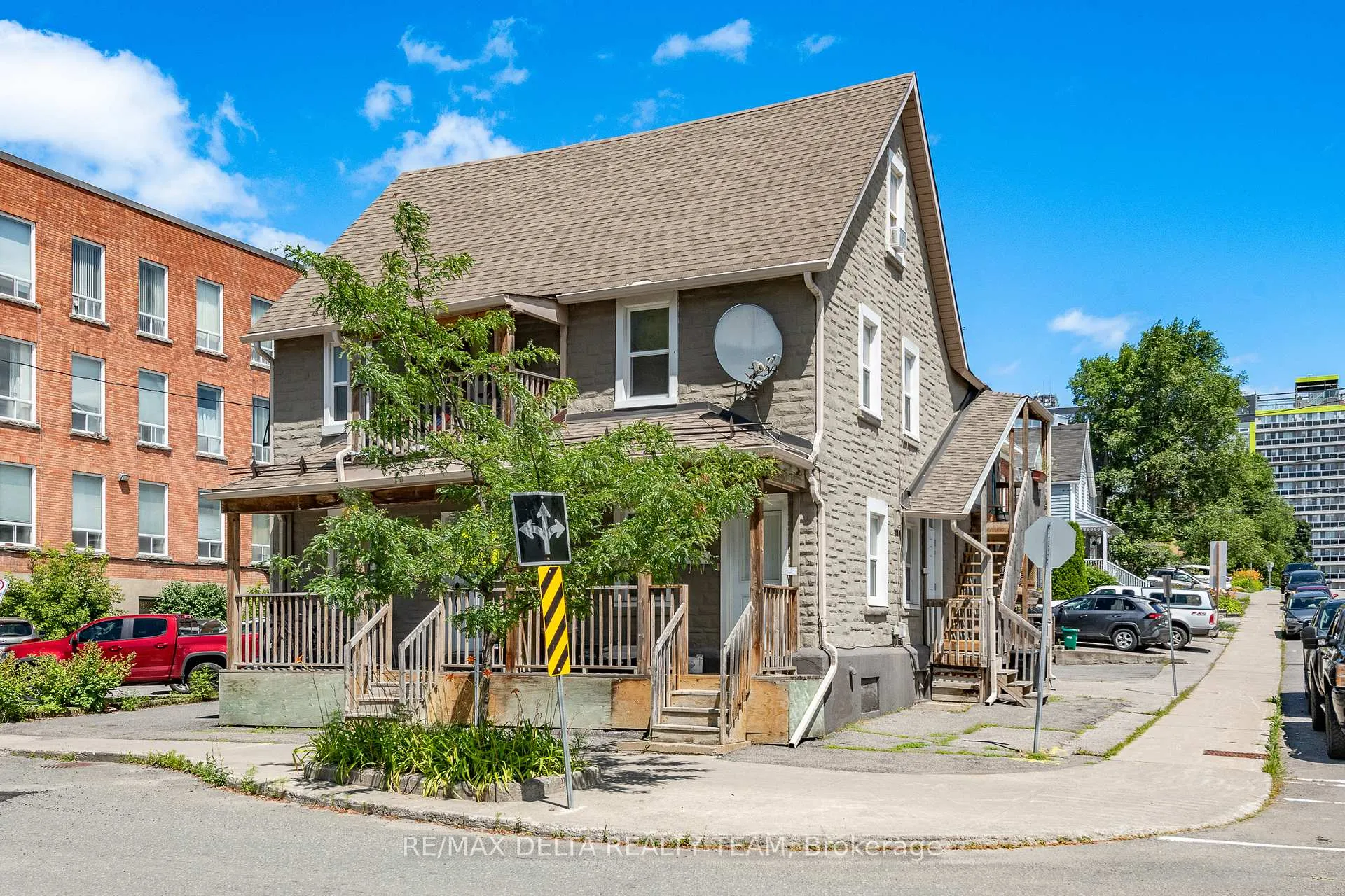 Photo 2 of 437-439 Booth Street, Ottawa, West Centre Town — HOMEH