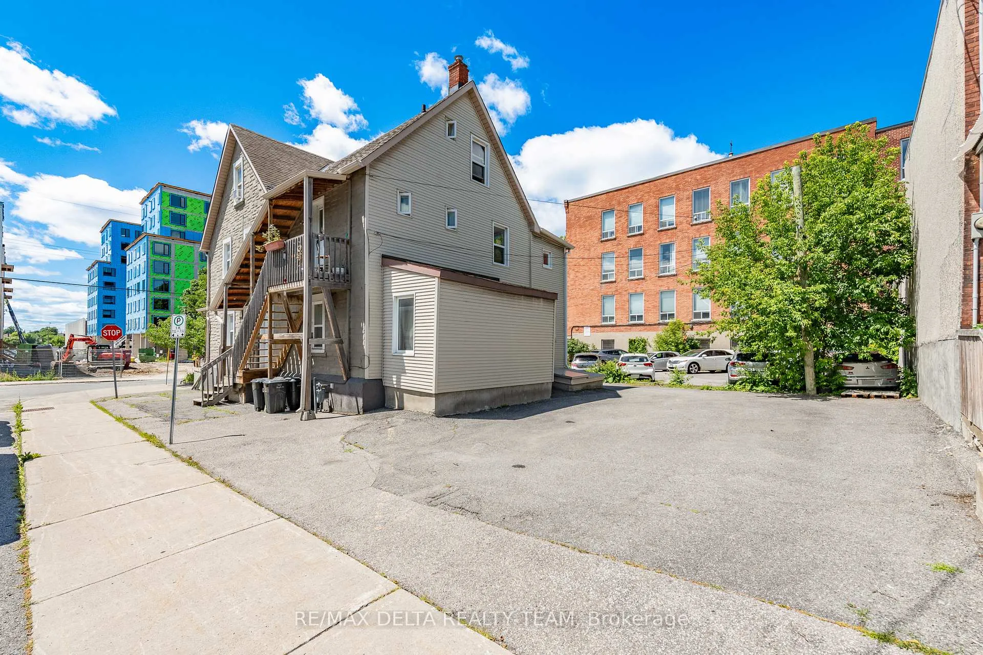 Photo 4 of 437-439 Booth Street, Ottawa, West Centre Town — HOMEH
