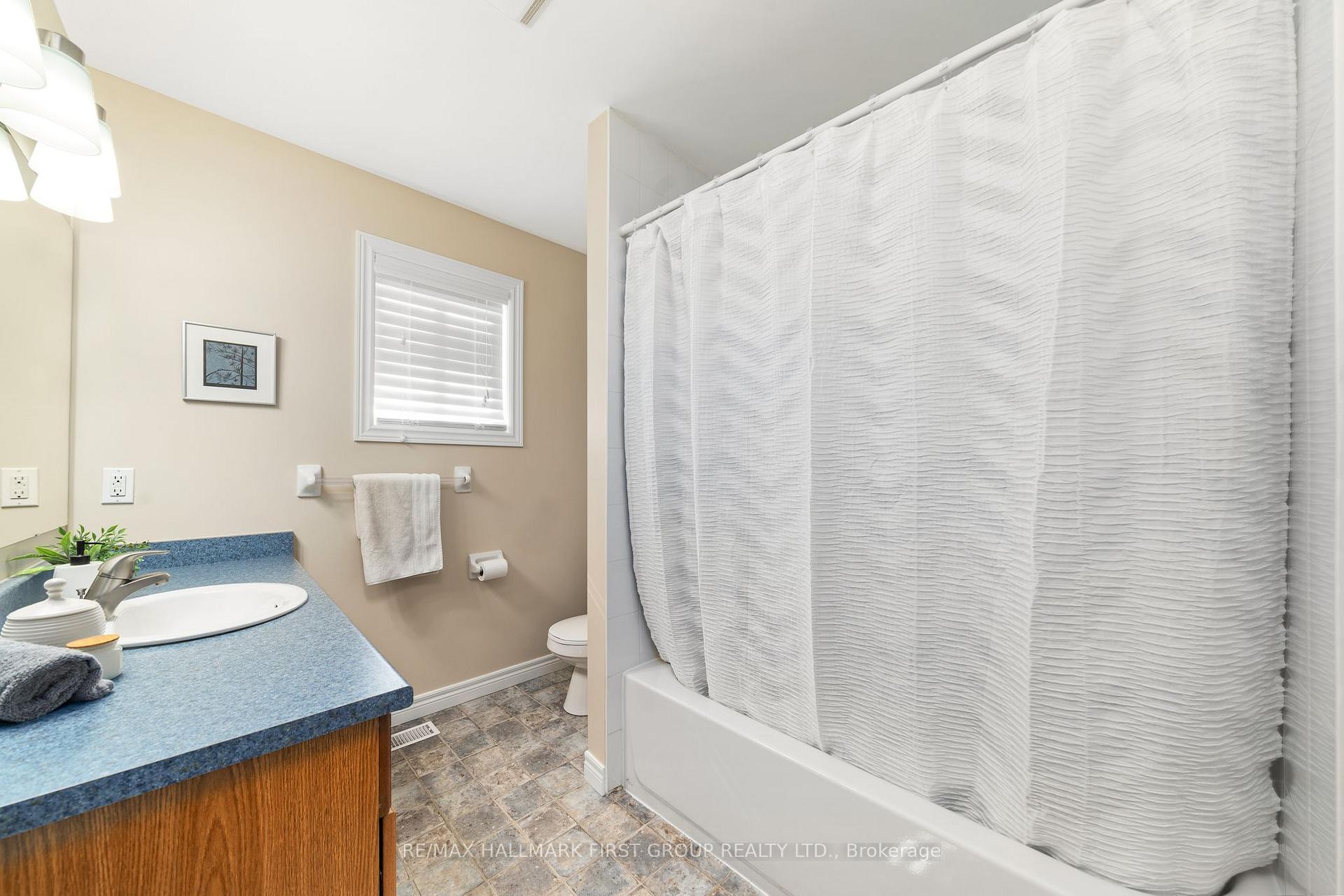 Photo 10 of 52 Munroe Street, Cobourg — HOMEH