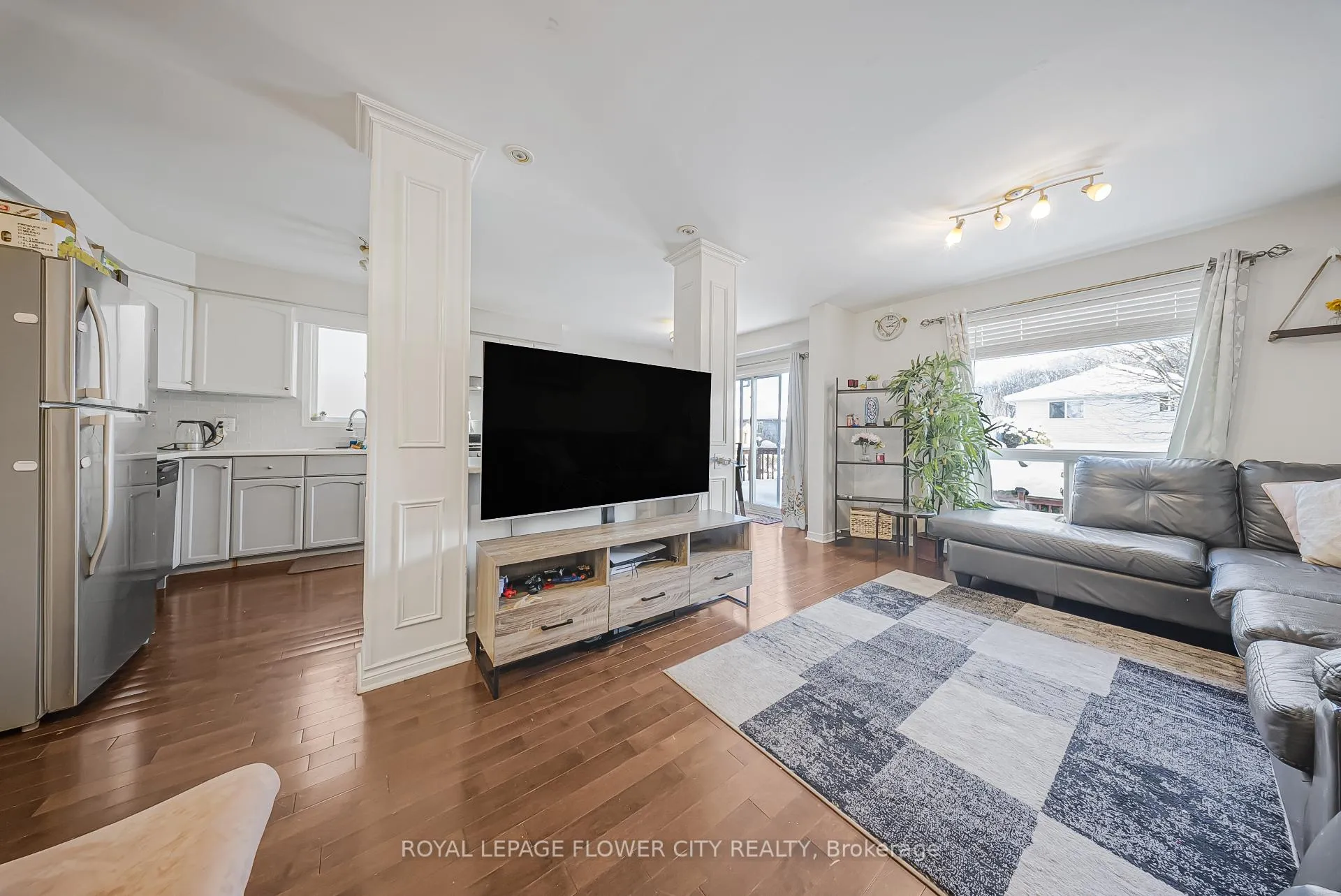 Photo 11 of 53 Bush Clover Crescent, Kitchener, Larentian West — HOMEH