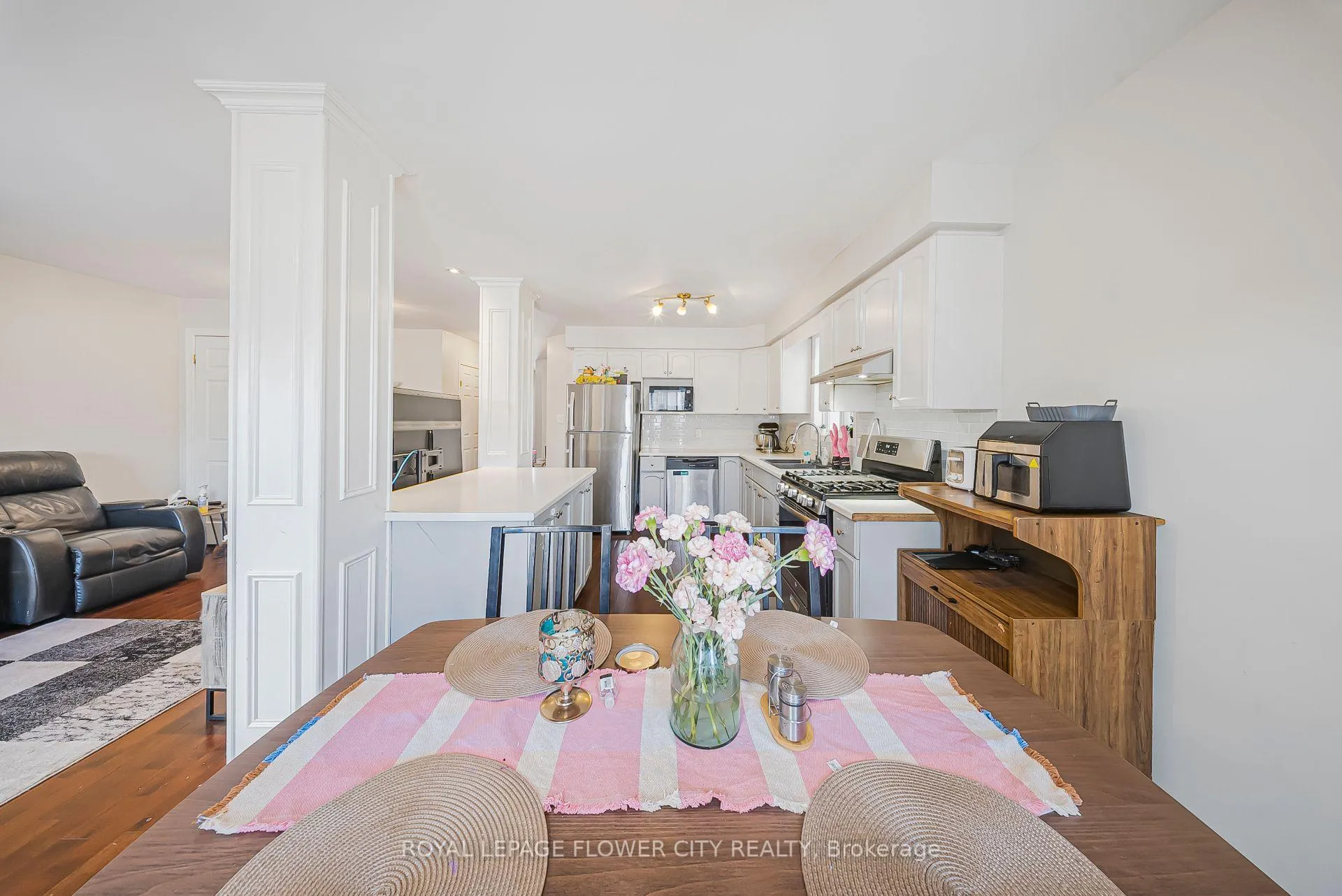 Photo 18 of 53 Bush Clover Crescent, Kitchener, Larentian West — HOMEH