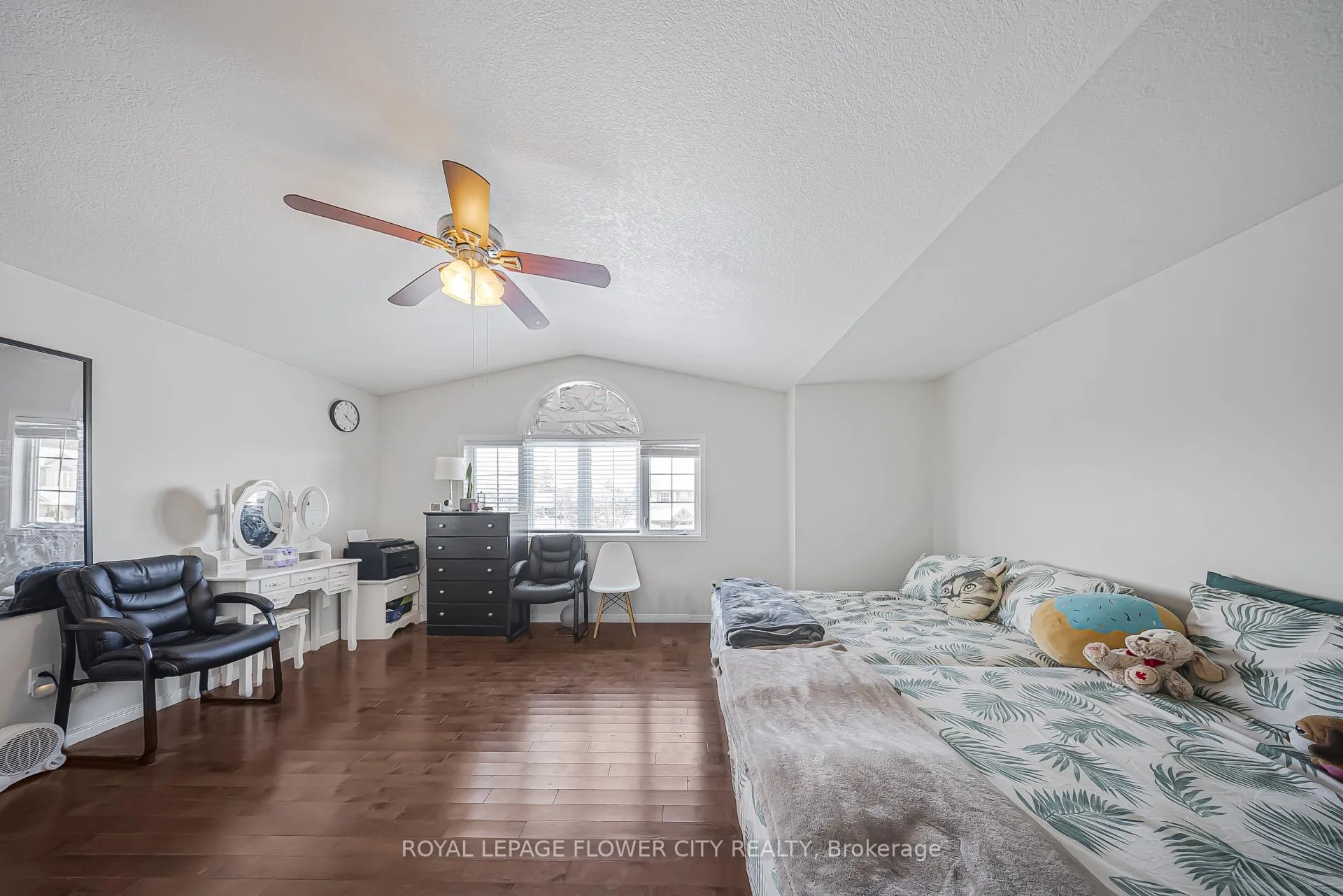 Photo 24 of 53 Bush Clover Crescent, Kitchener, Larentian West — HOMEH