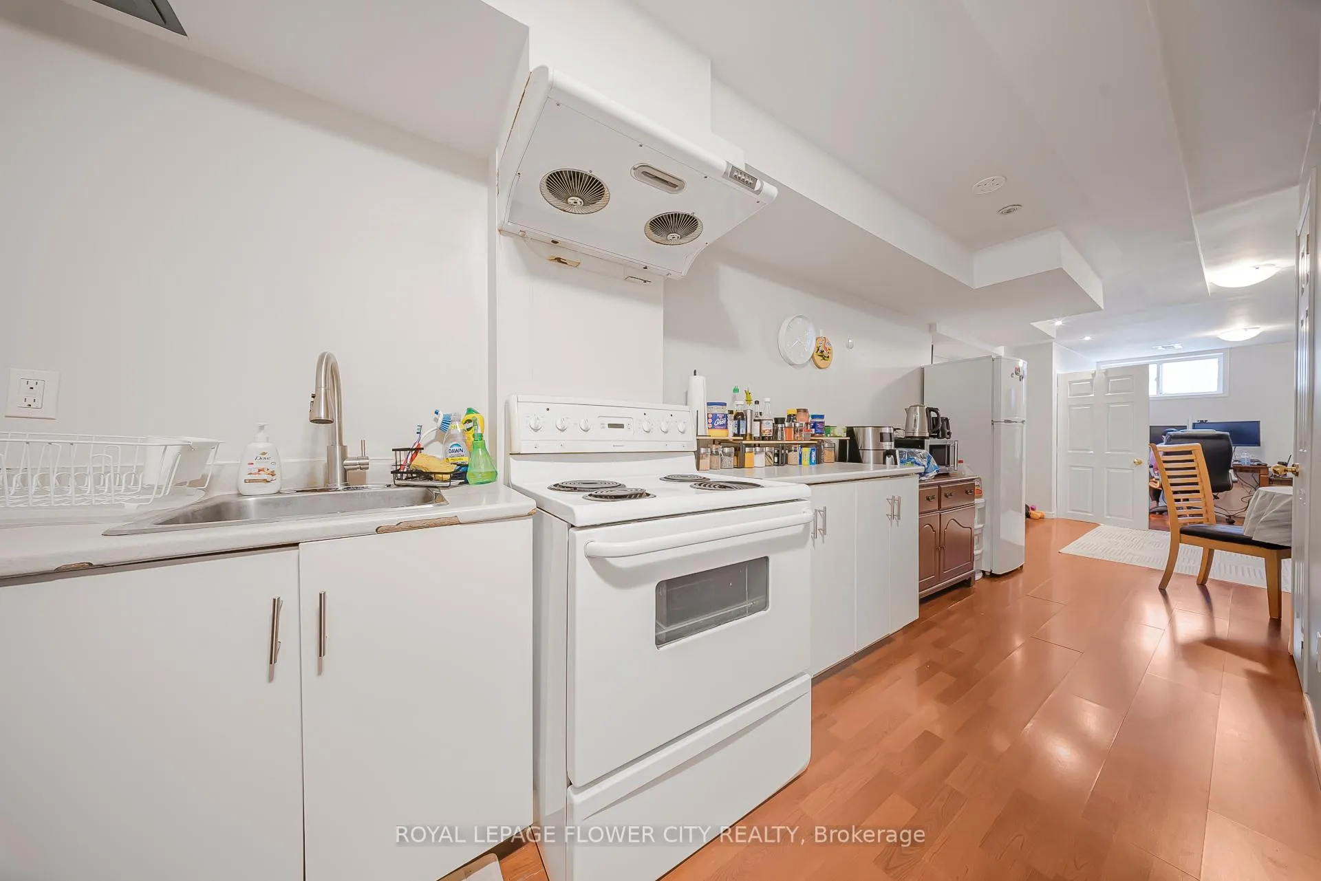 Photo 34 of 53 Bush Clover Crescent, Kitchener, Larentian West — HOMEH
