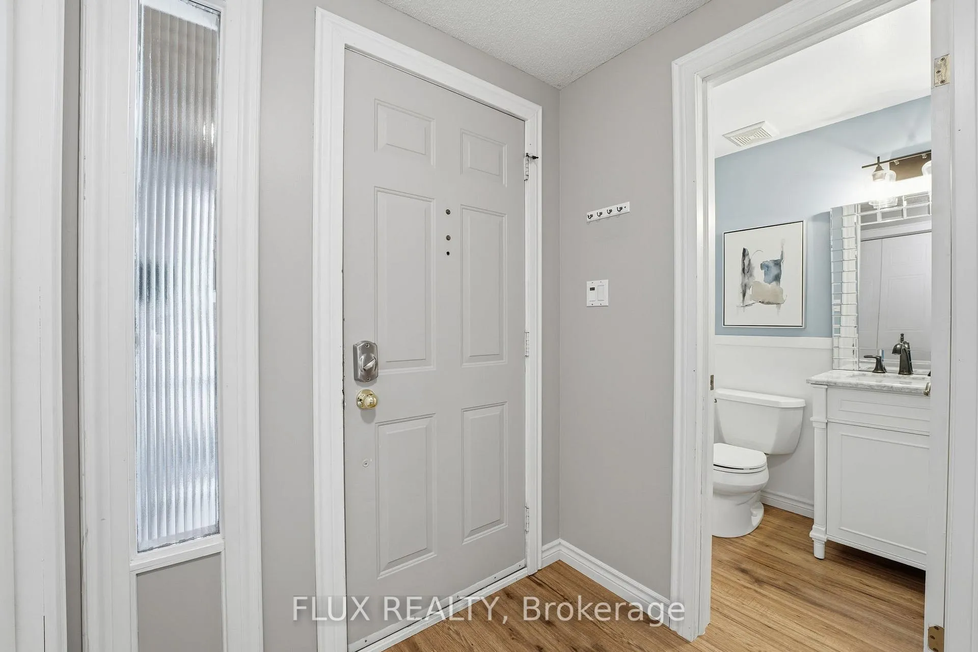 Photo 2 of Unit B, 510 Rosemeadow Crescent, Waterloo — HOMEH