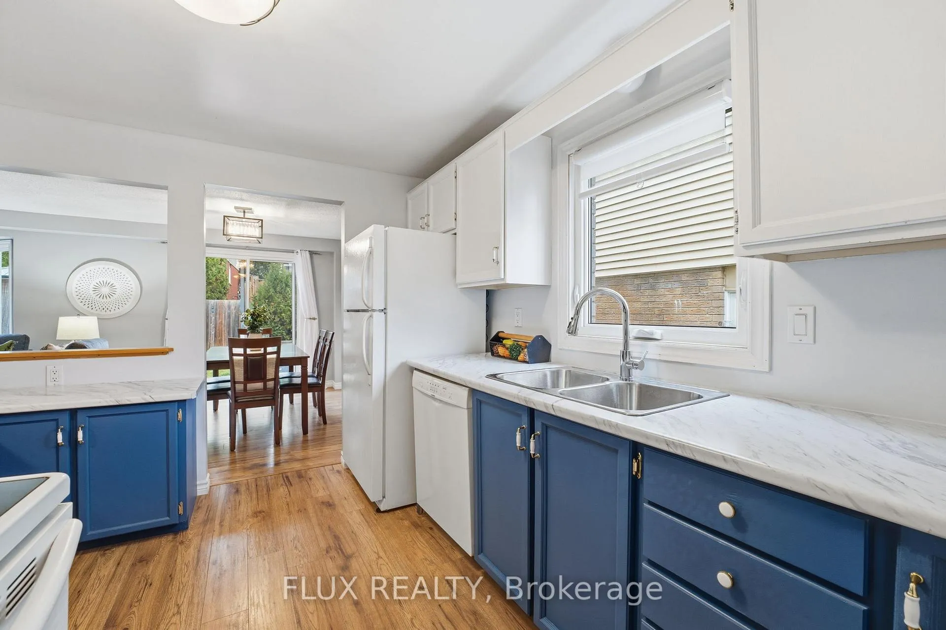 Photo 5 of Unit B, 510 Rosemeadow Crescent, Waterloo — HOMEH