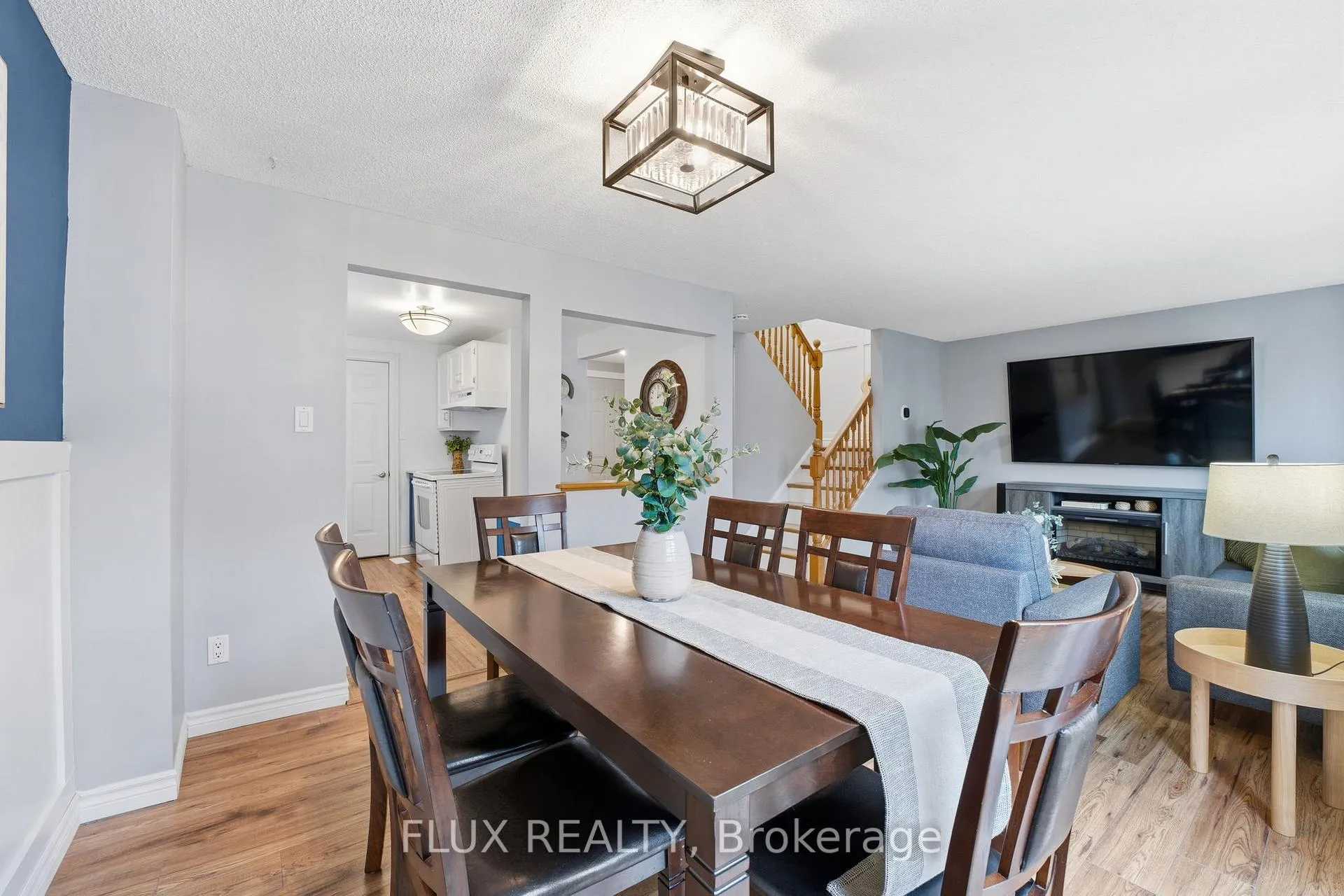 Photo 8 of Unit B, 510 Rosemeadow Crescent, Waterloo — HOMEH