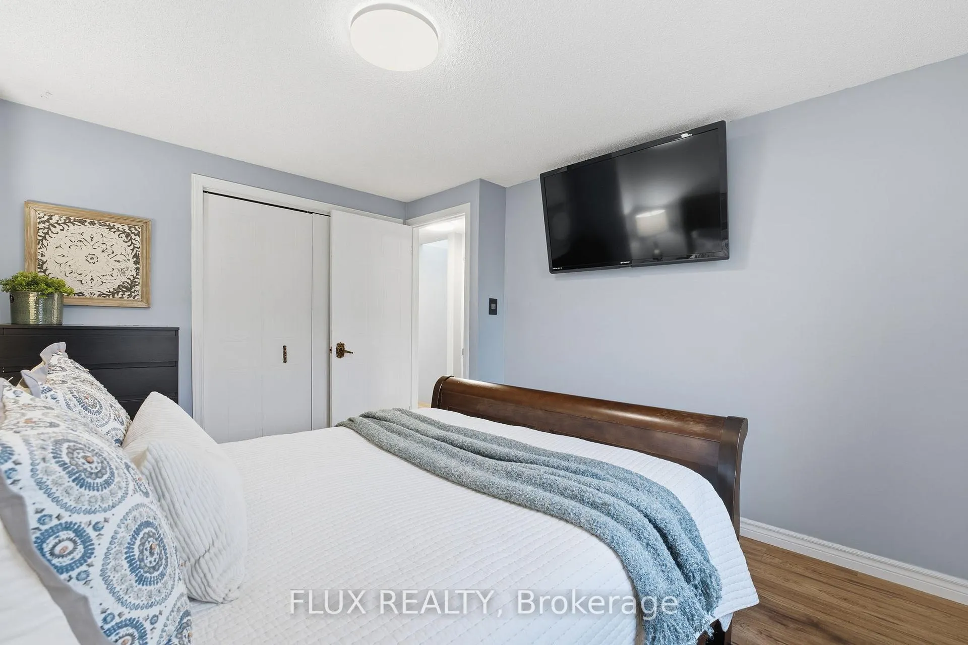 Photo 13 of Unit B, 510 Rosemeadow Crescent, Waterloo — HOMEH
