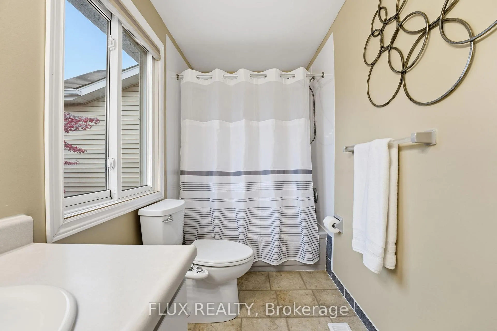 Photo 17 of Unit B, 510 Rosemeadow Crescent, Waterloo — HOMEH