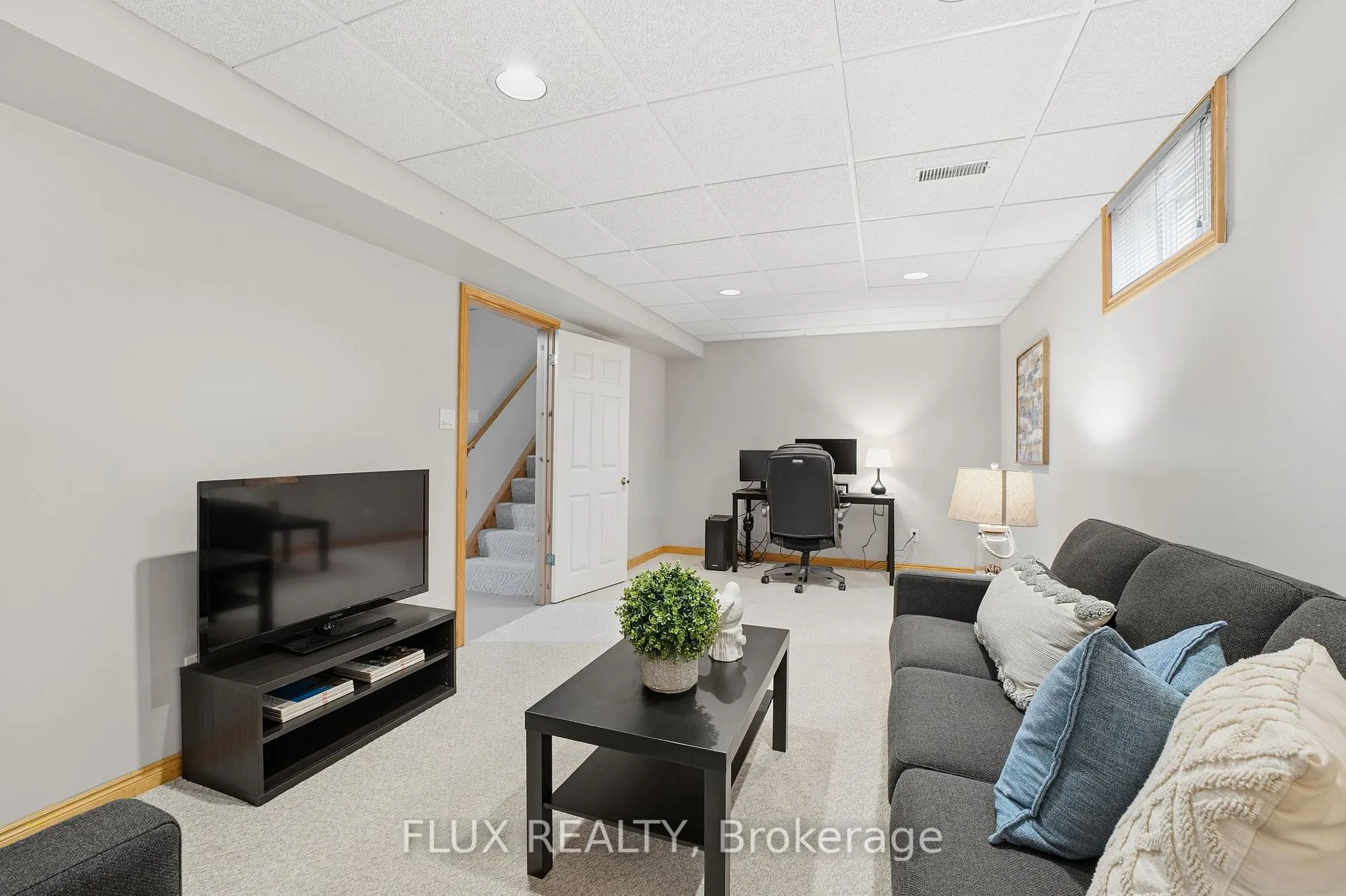 Photo 20 of Unit B, 510 Rosemeadow Crescent, Waterloo — HOMEH