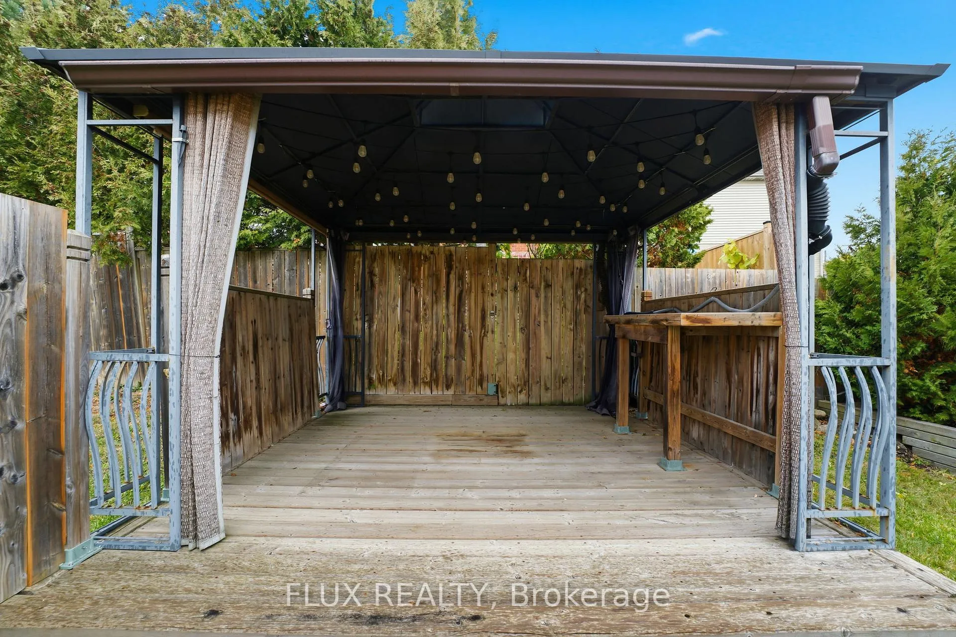 Photo 25 of Unit B, 510 Rosemeadow Crescent, Waterloo — HOMEH