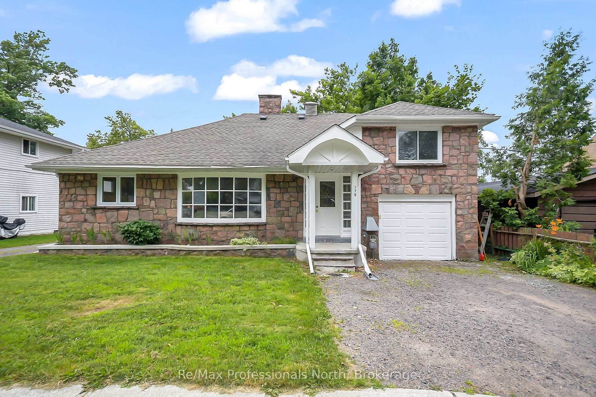 Photo 1 of 175 Sarah Street S, Gravenhurst, Muskoka (S) — HOMEH