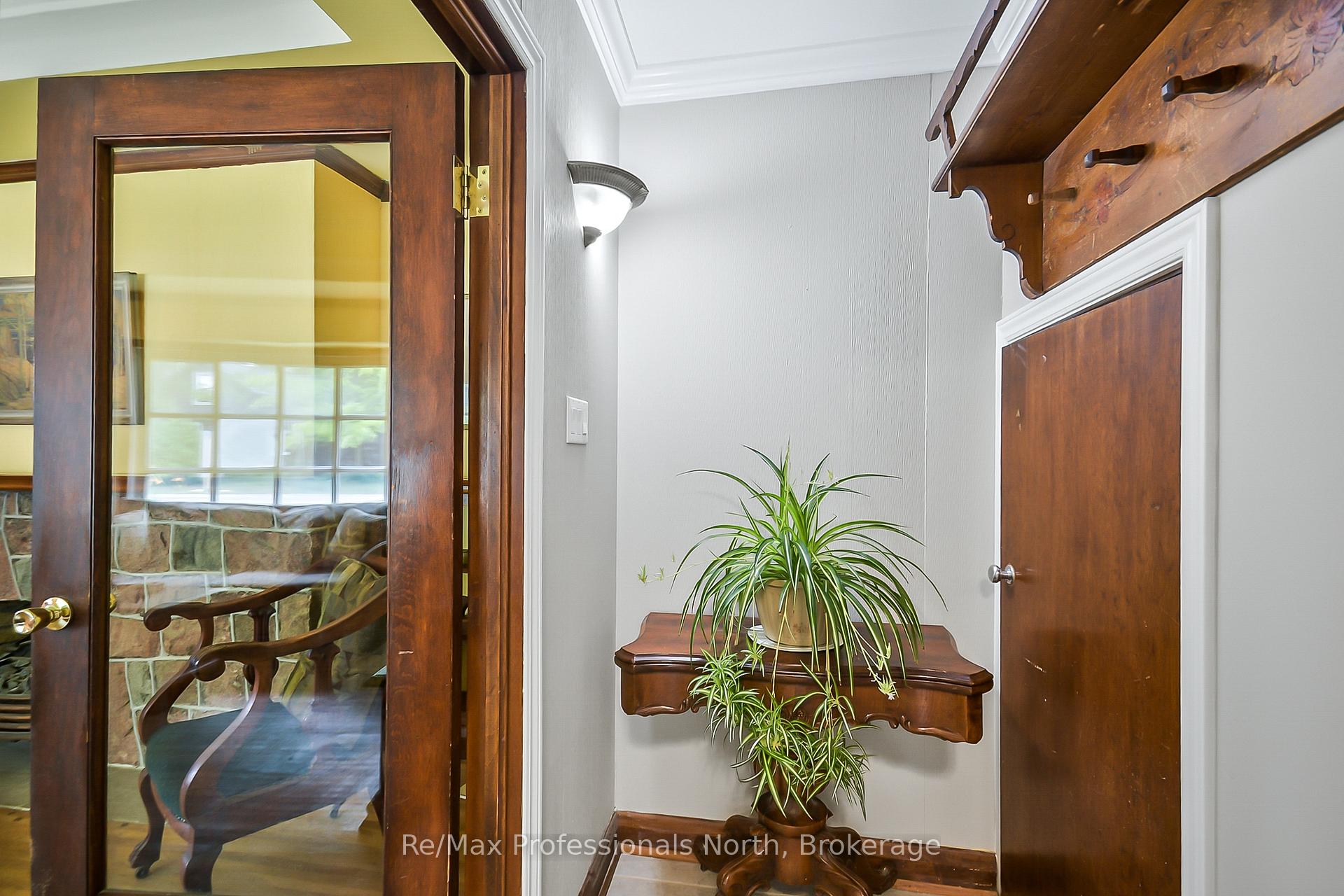 Photo 2 of 175 Sarah Street S, Gravenhurst, Muskoka (S) — HOMEH