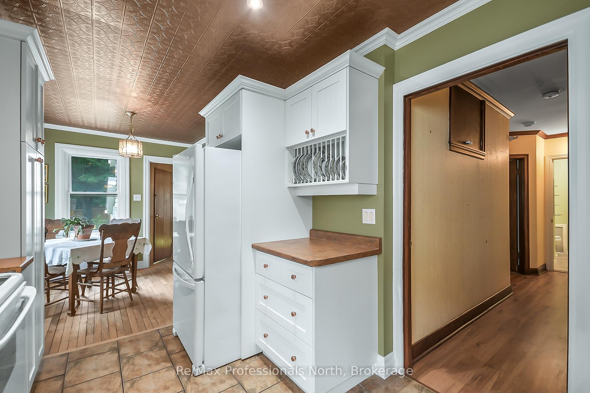 Photo 8 of 175 Sarah Street S, Gravenhurst, Muskoka (S) — HOMEH