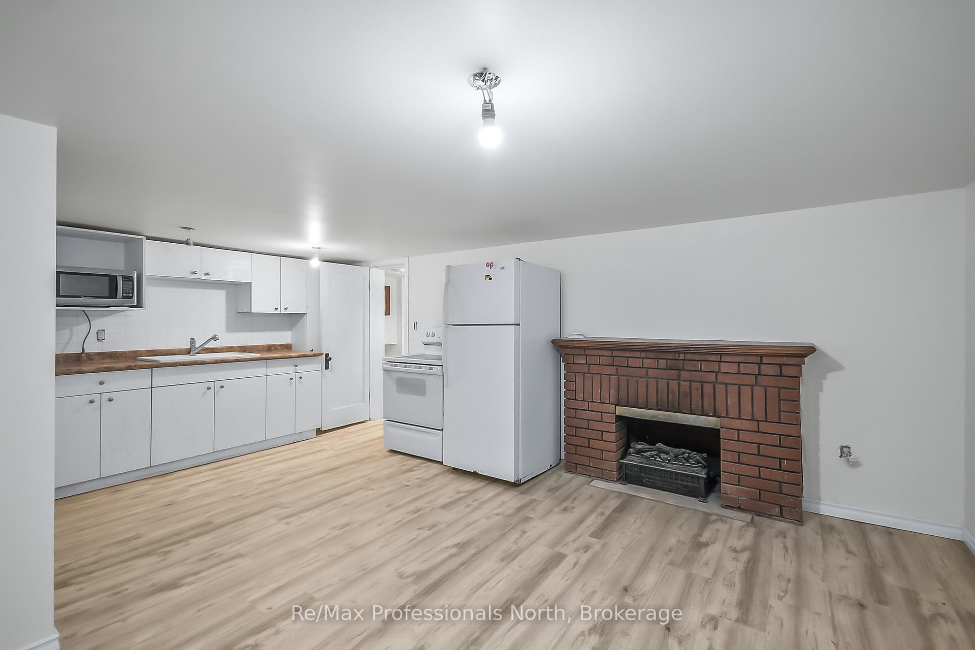 Photo 33 of 175 Sarah Street S, Gravenhurst, Muskoka (S) — HOMEH