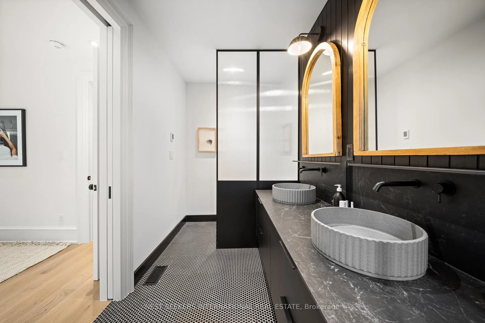 Photo 20 of 203 Willow Avenue, Toronto, The Beaches — HOMEH