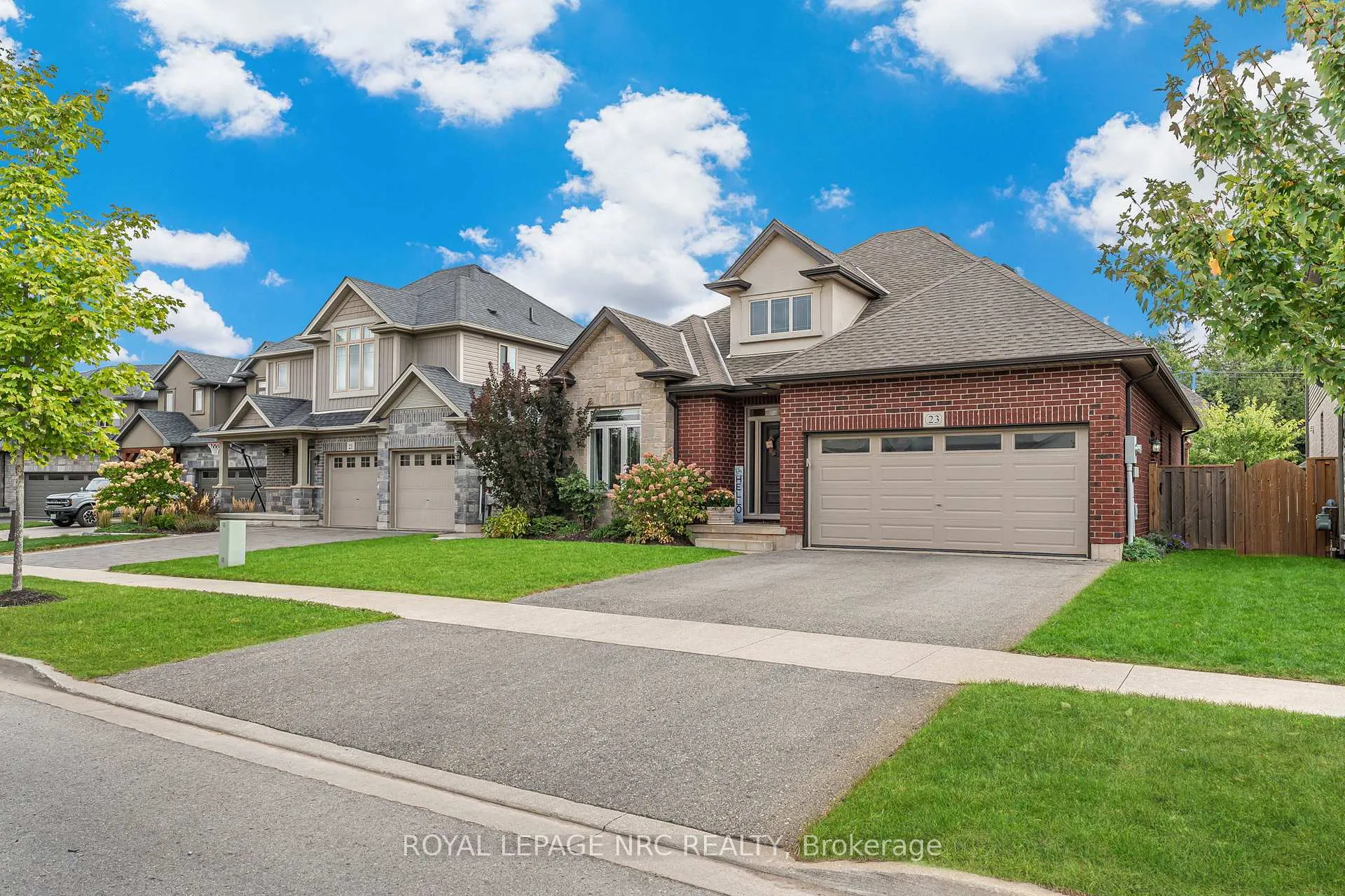 Photo 2 of 23 Abbott Place, Pelham, Fonthill — HOMEH