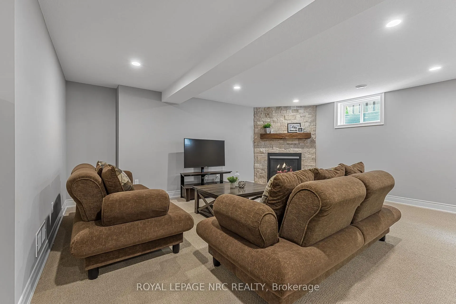 Photo 27 of 23 Abbott Place, Pelham, Fonthill — HOMEH