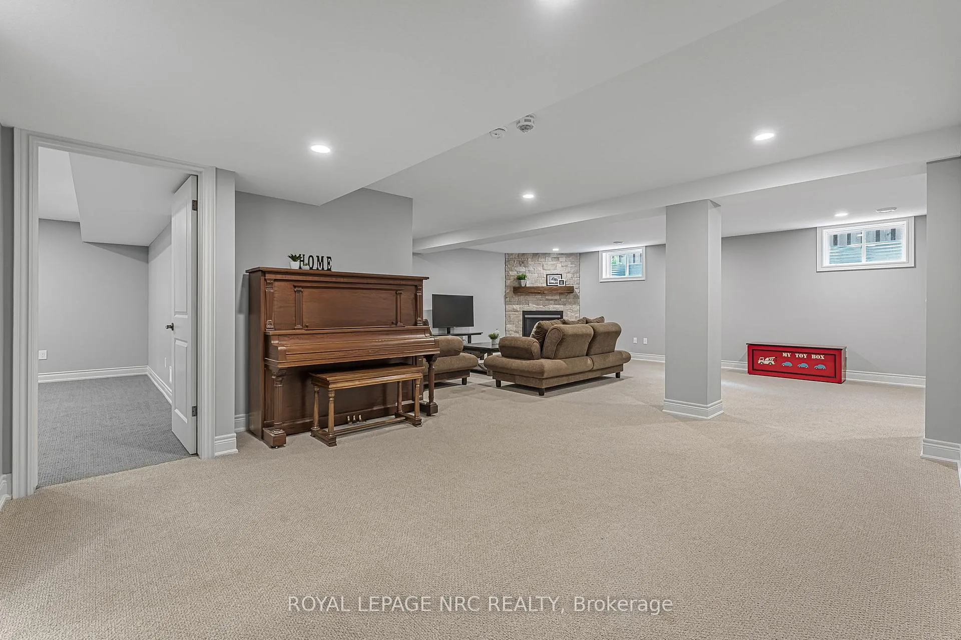 Photo 29 of 23 Abbott Place, Pelham, Fonthill — HOMEH