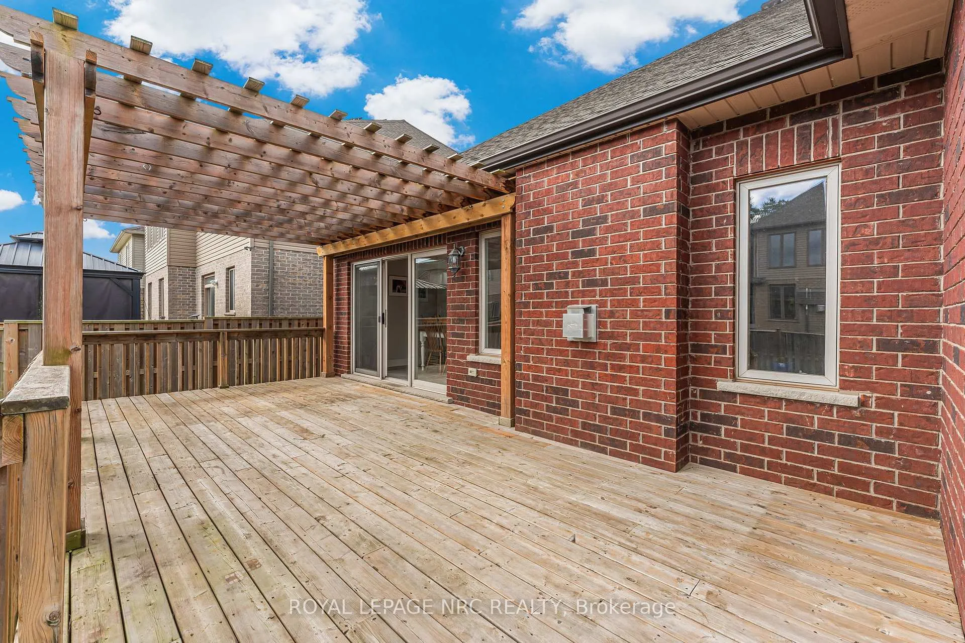 Photo 38 of 23 Abbott Place, Pelham, Fonthill — HOMEH