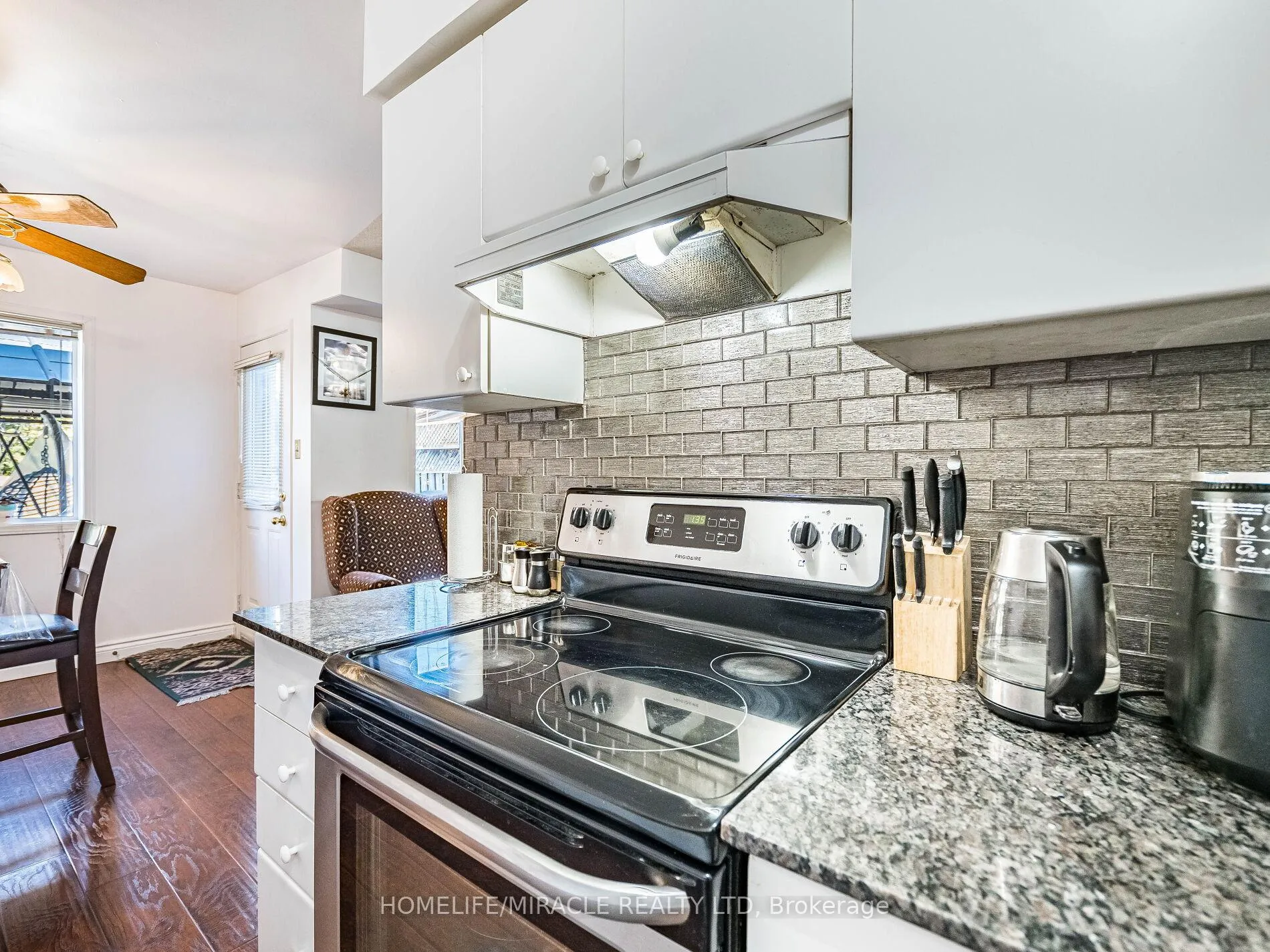 Photo 20 of 238 Candlewood Drive, Hamilton, Stoney Creek — HOMEH
