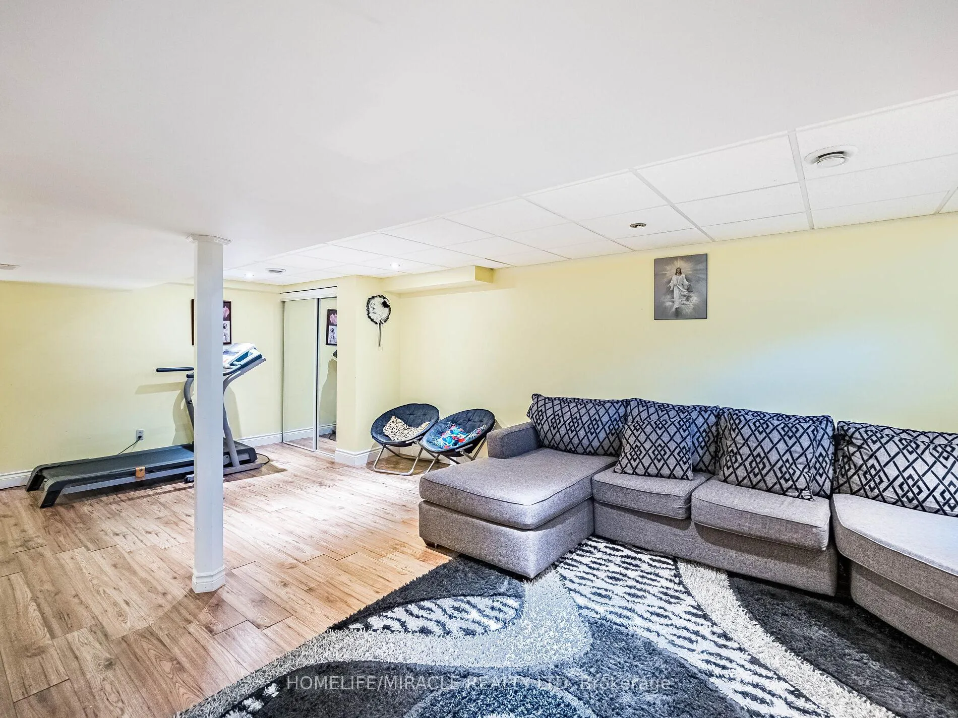 Photo 42 of 238 Candlewood Drive, Hamilton, Stoney Creek — HOMEH