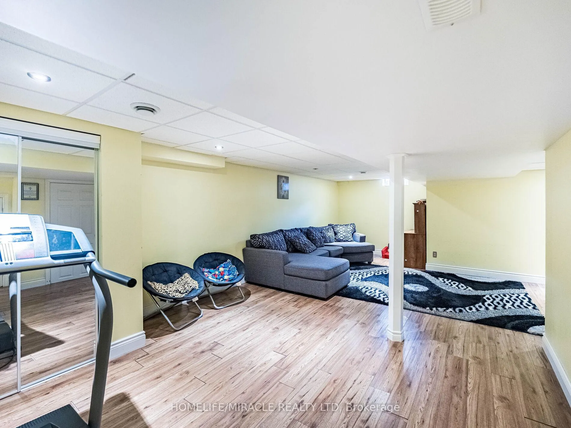 Photo 44 of 238 Candlewood Drive, Hamilton, Stoney Creek — HOMEH