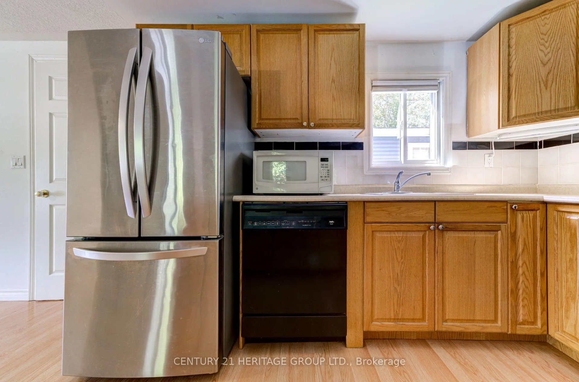 Photo 13 of 42 Shamrock Crescent, Essa, Rural Essa — HOMEH