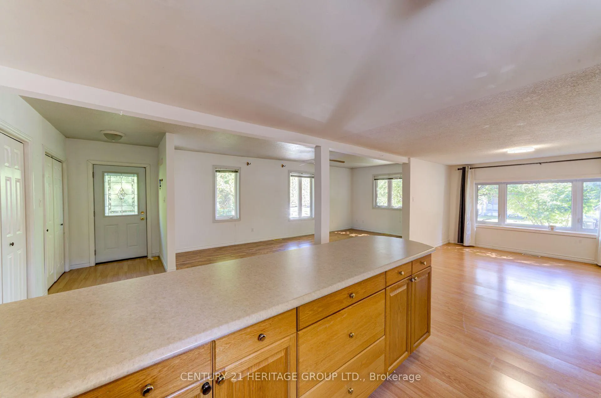 Photo 14 of 42 Shamrock Crescent, Essa, Rural Essa — HOMEH